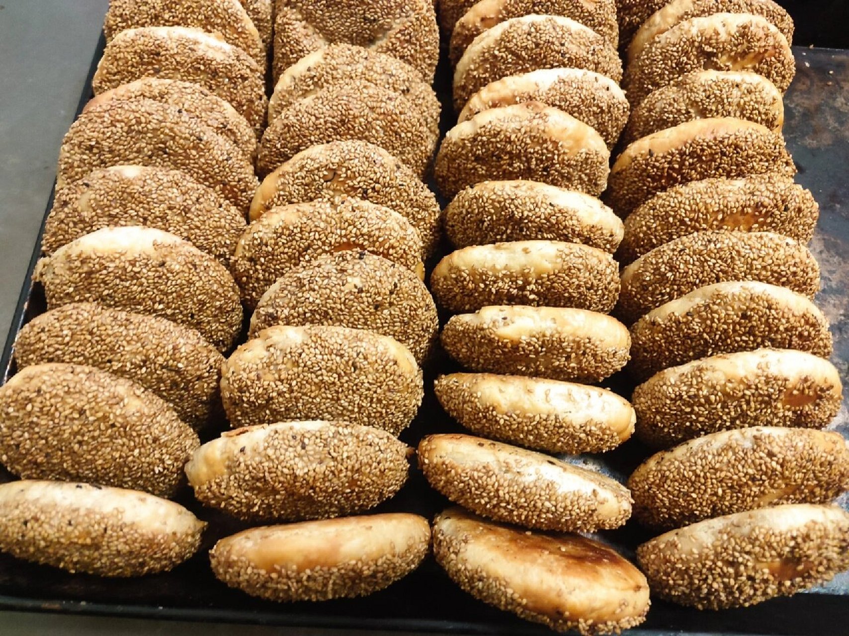 唐山特产,玉田烧饼,朝鲜面 在省会石家庄可以吃到唐山的肉烧饼,配上