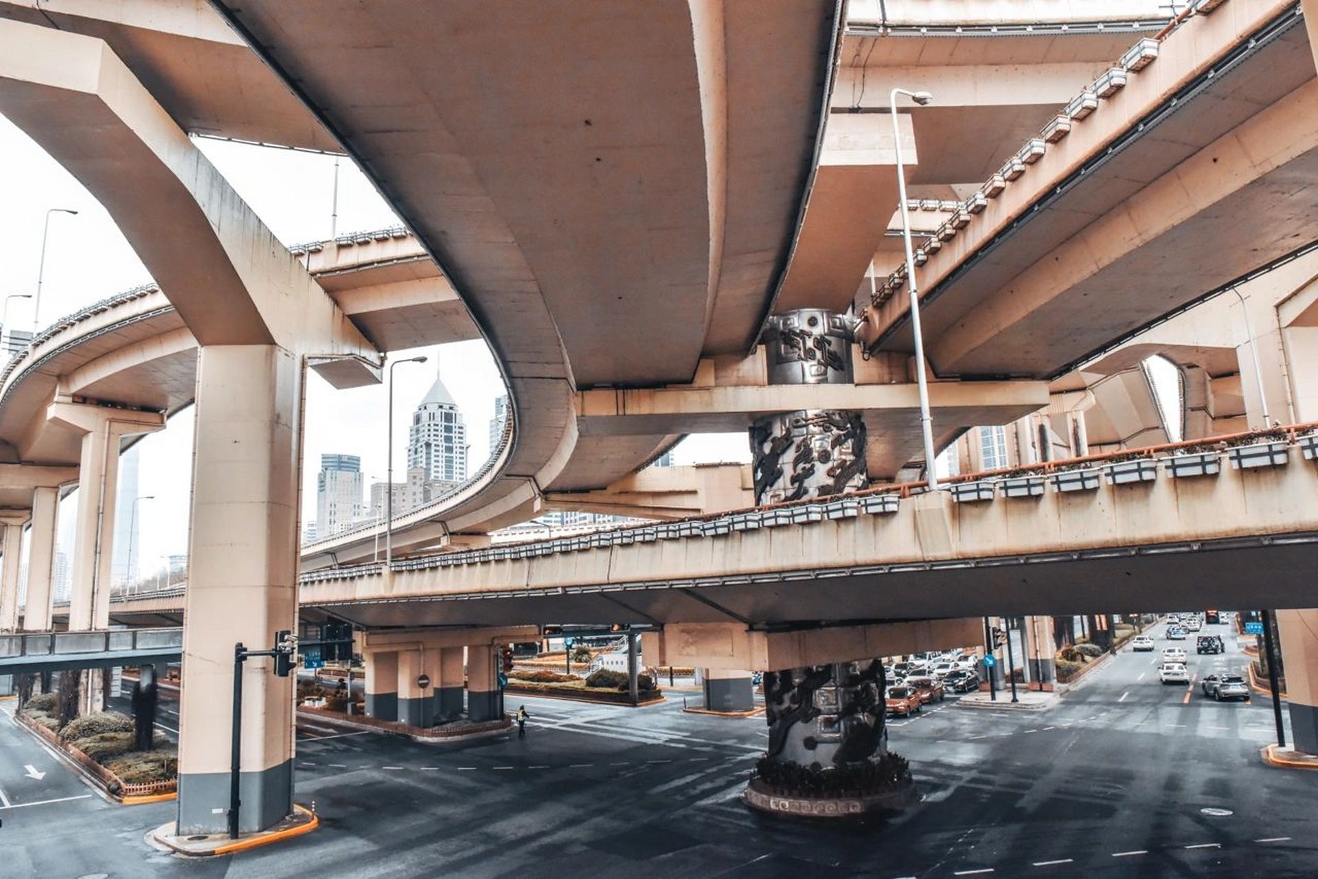 延安高架九龙柱,揭开神秘面纱!