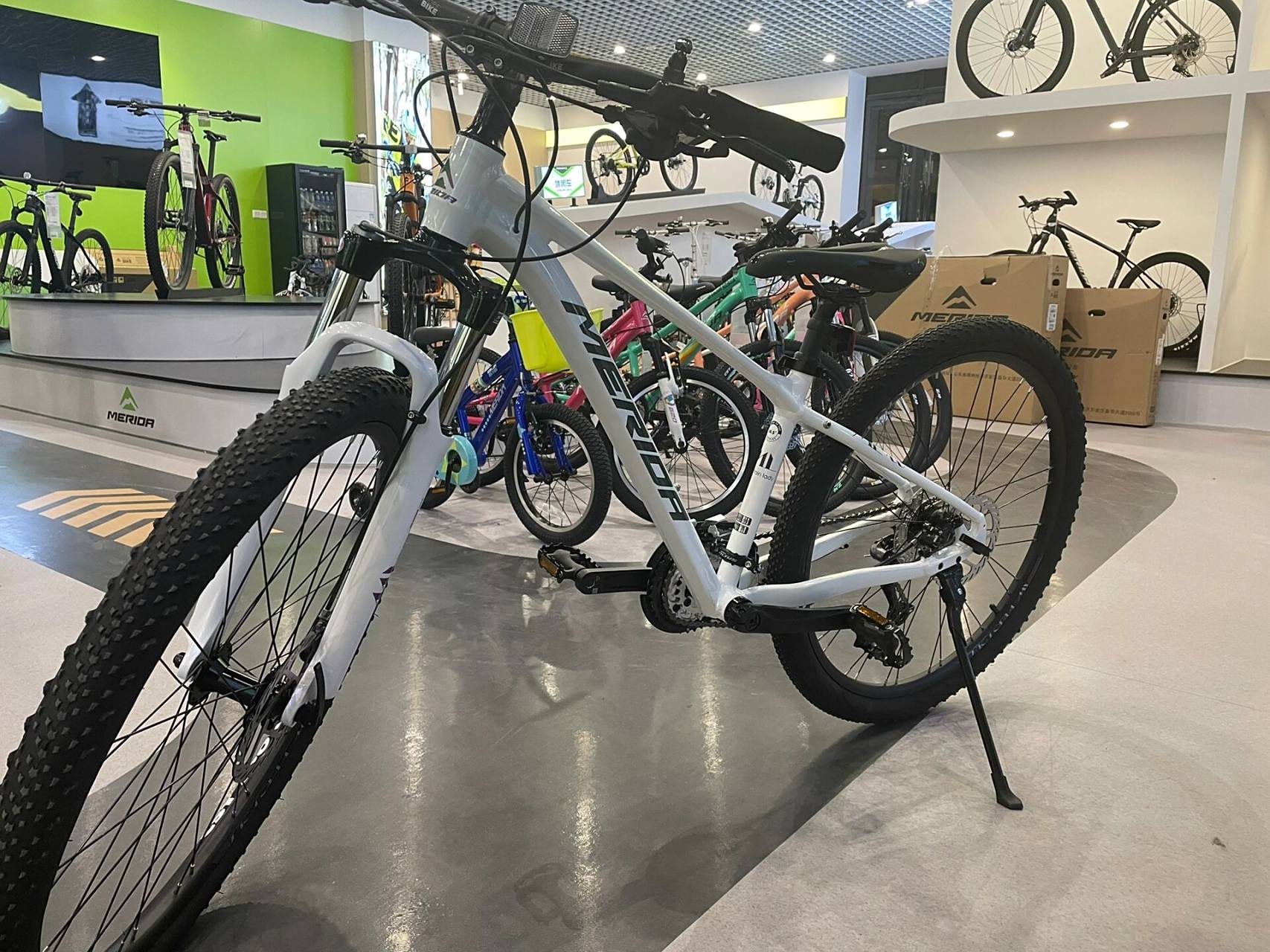 美利达自行车|维多利亚700  美利达为数不多的专门女款山地车 这个车