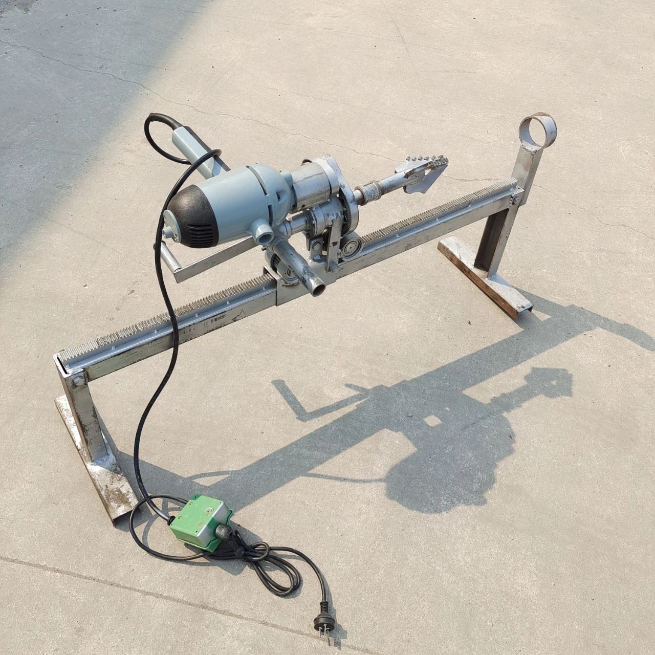 小型家用钻井机