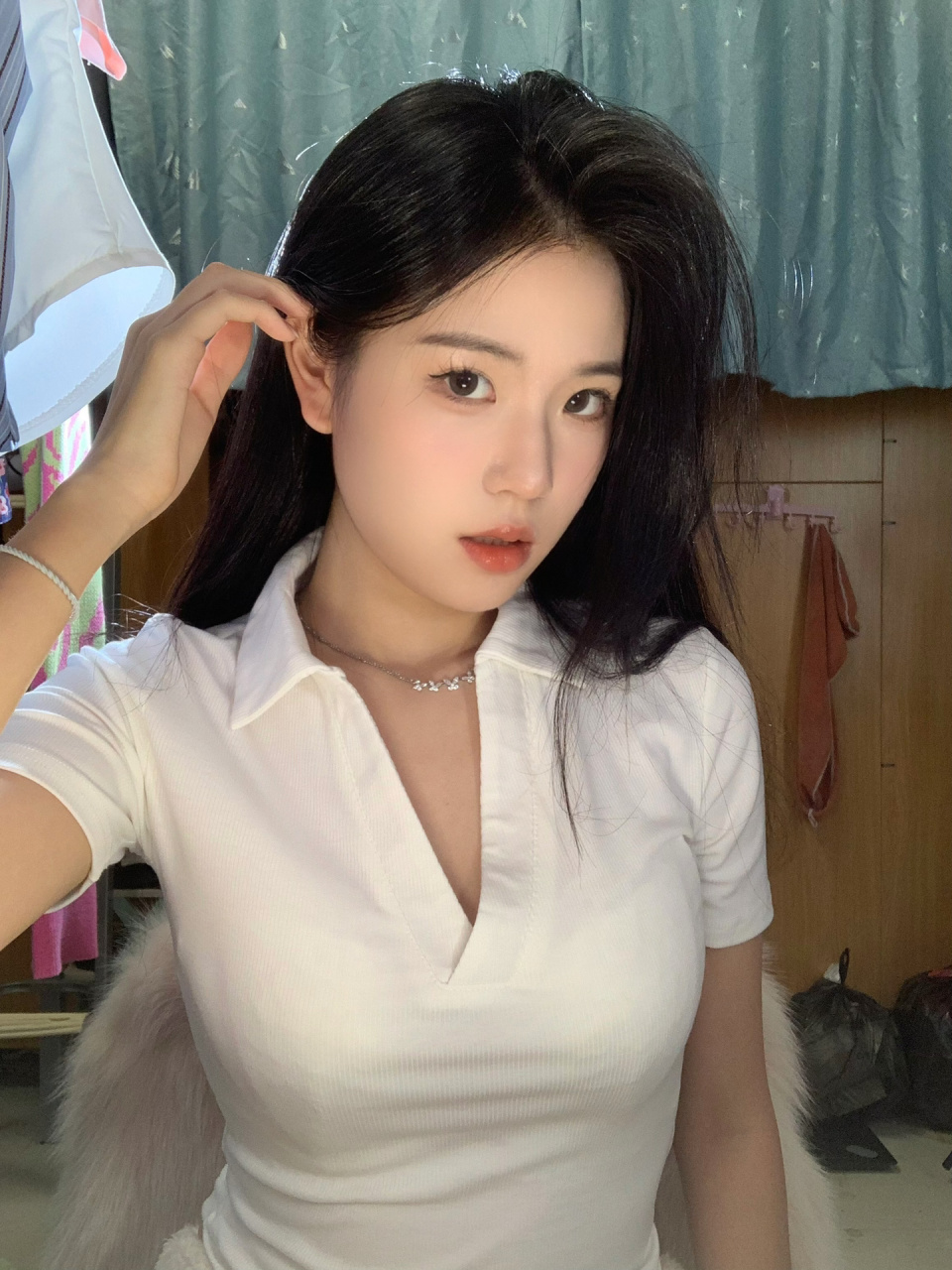 大93女孩97胸型显漂亮的秘密9215 相信很多大胸女孩都会有胸