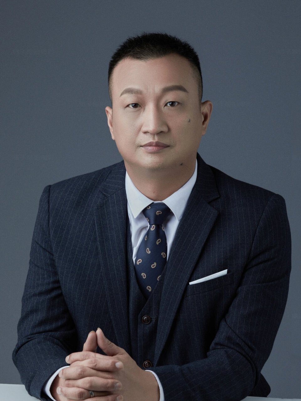 深圳男士企业家商务照 企业家的形象照怎么拍?