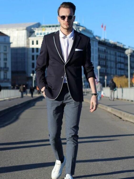 "西装 运动鞋"一半人都搭不了的潮流组合 随着年轻人越来越追求个性