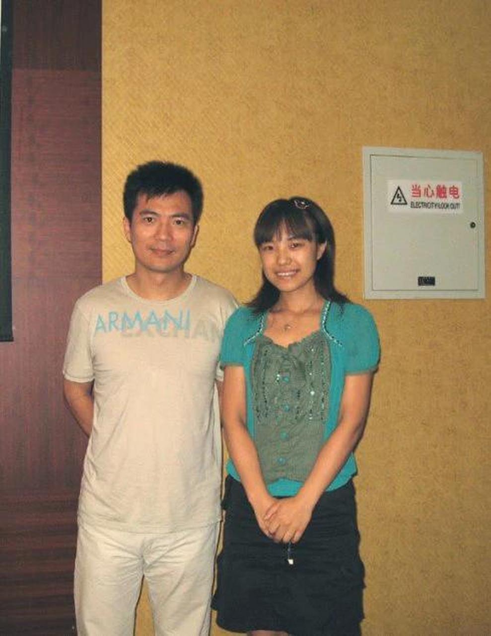 "2006年,著名足球解说员黄健翔在妻子孙颖患上乳腺癌后不久,提出了