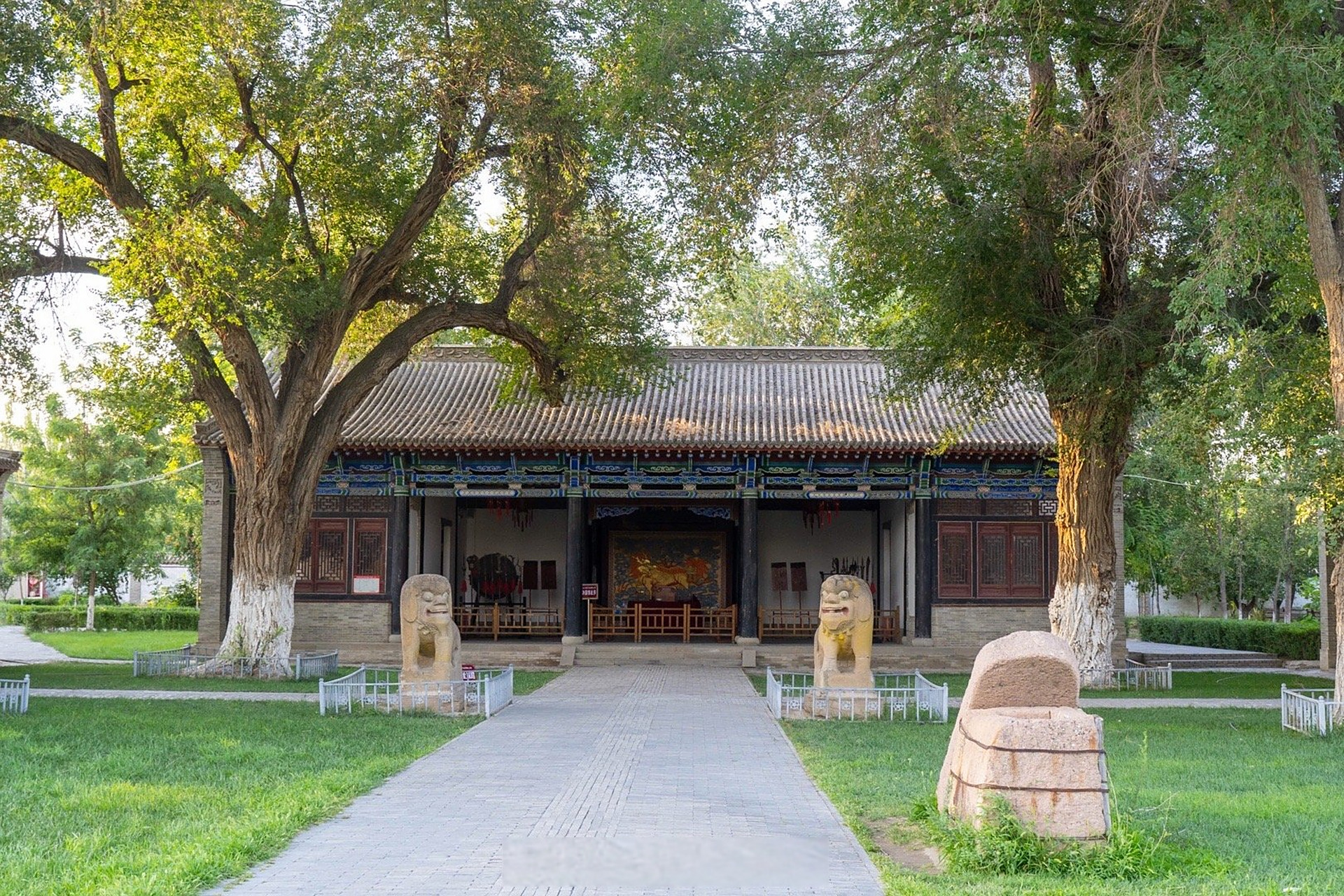 网络名人新疆行#伊犁将军府位于新疆霍城县惠远镇东大街,坐落于惠远