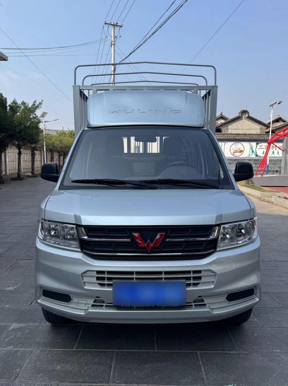 五菱荣光新卡仓栏式货车,单排后双轮!1.8排量!