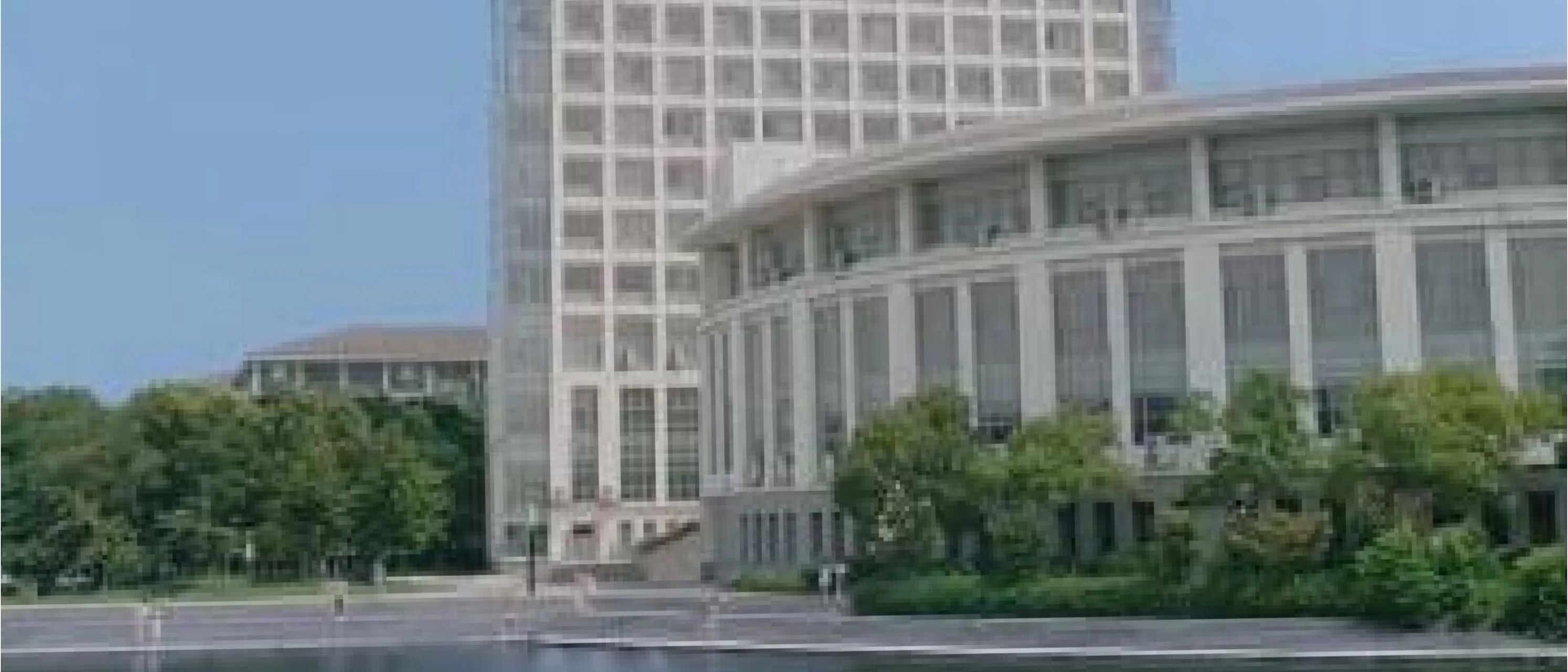 首先,南京邮电大学通达学院坐落在扬州,同学们不要看错哦