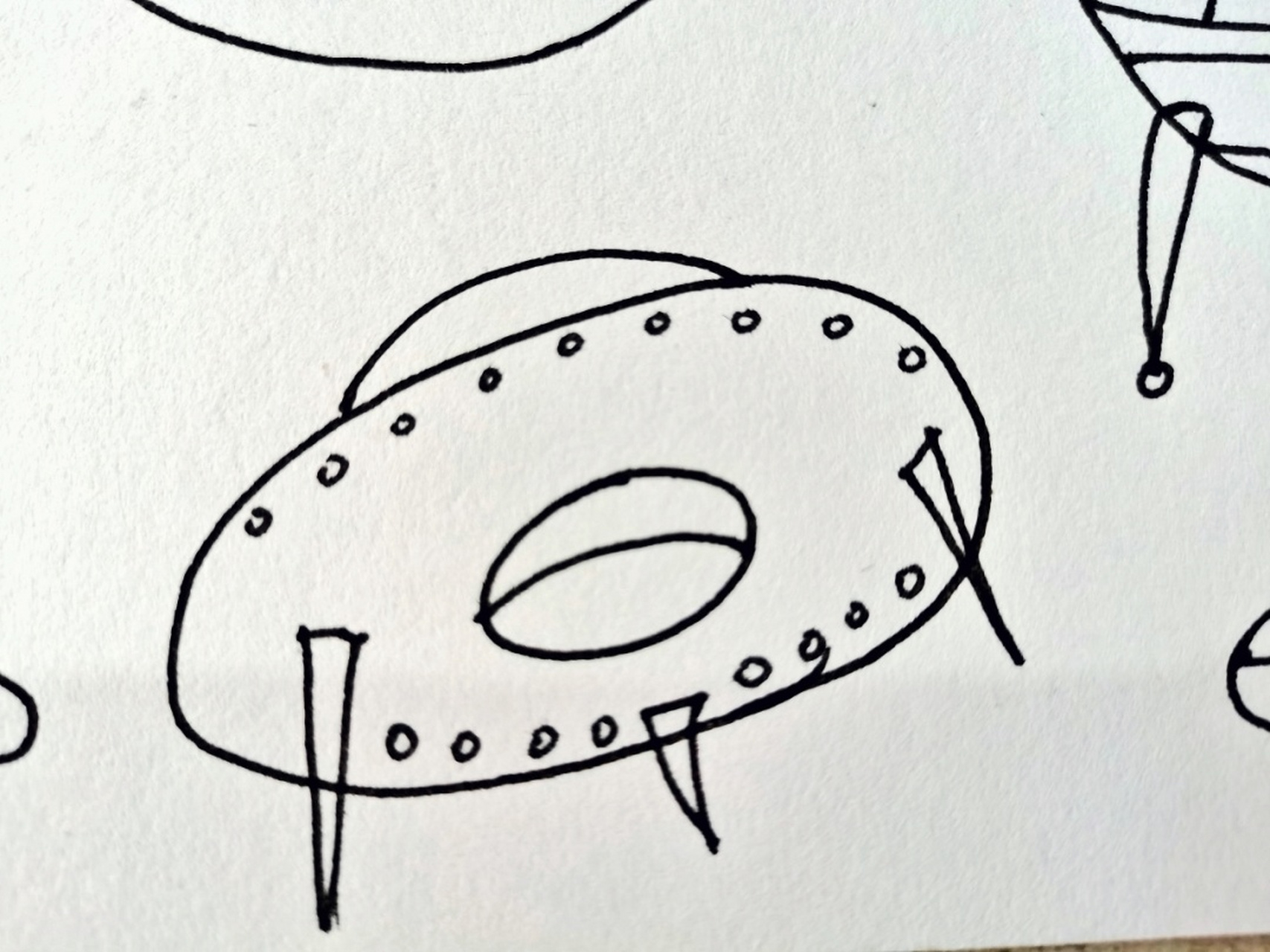 幼师day220---简笔画:飞碟 外星人99住在飞碟里