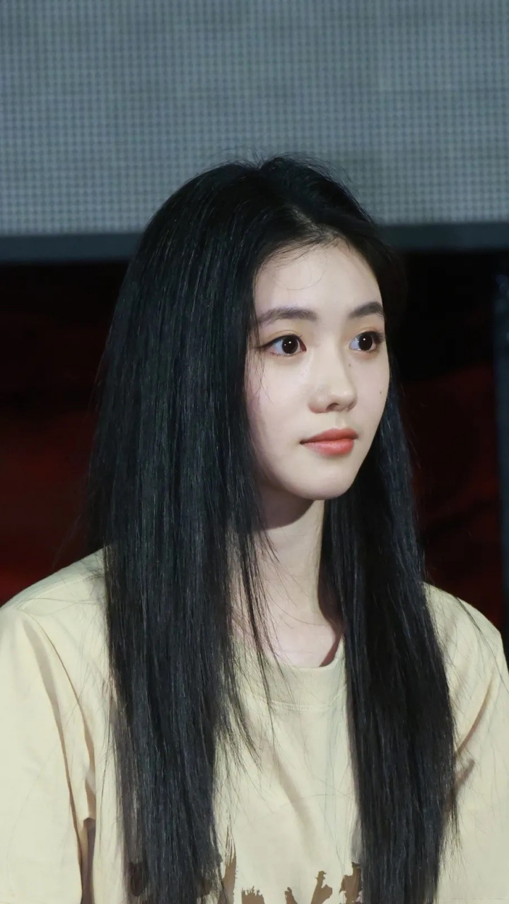 刘浩存真的好漂亮,论颜值和长相,都是女演员中最顶级的那一档.