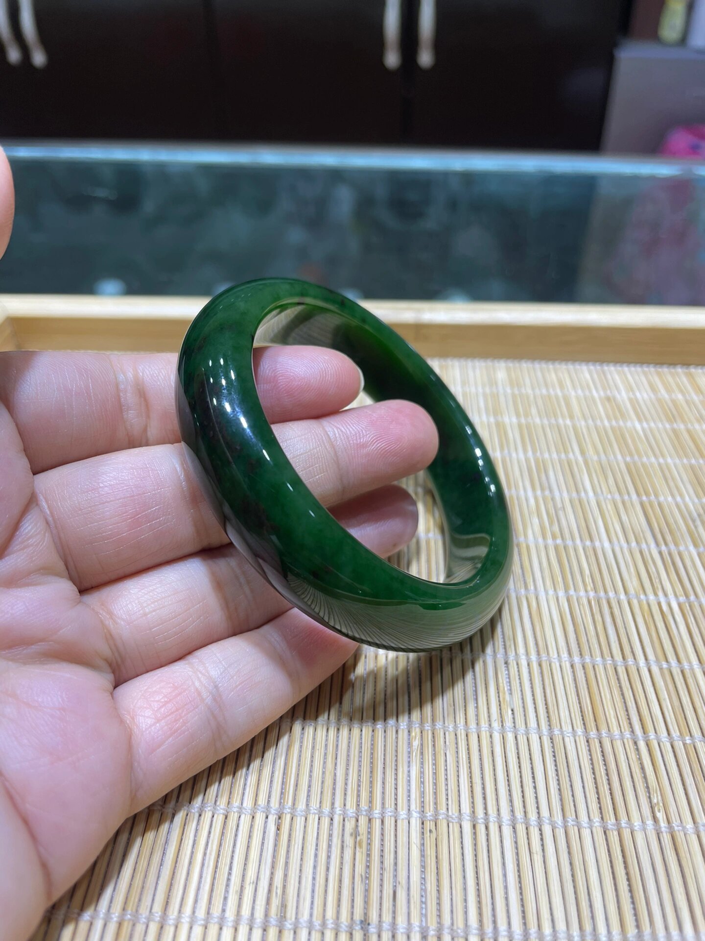 4000,,和田玉红皮老料碧玉手镯 4000卖价,红皮俄料碧玉56.