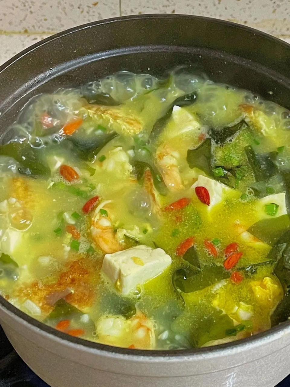 裙带菜豆腐汤太好吃了!家人们一定要试试!       讲真!