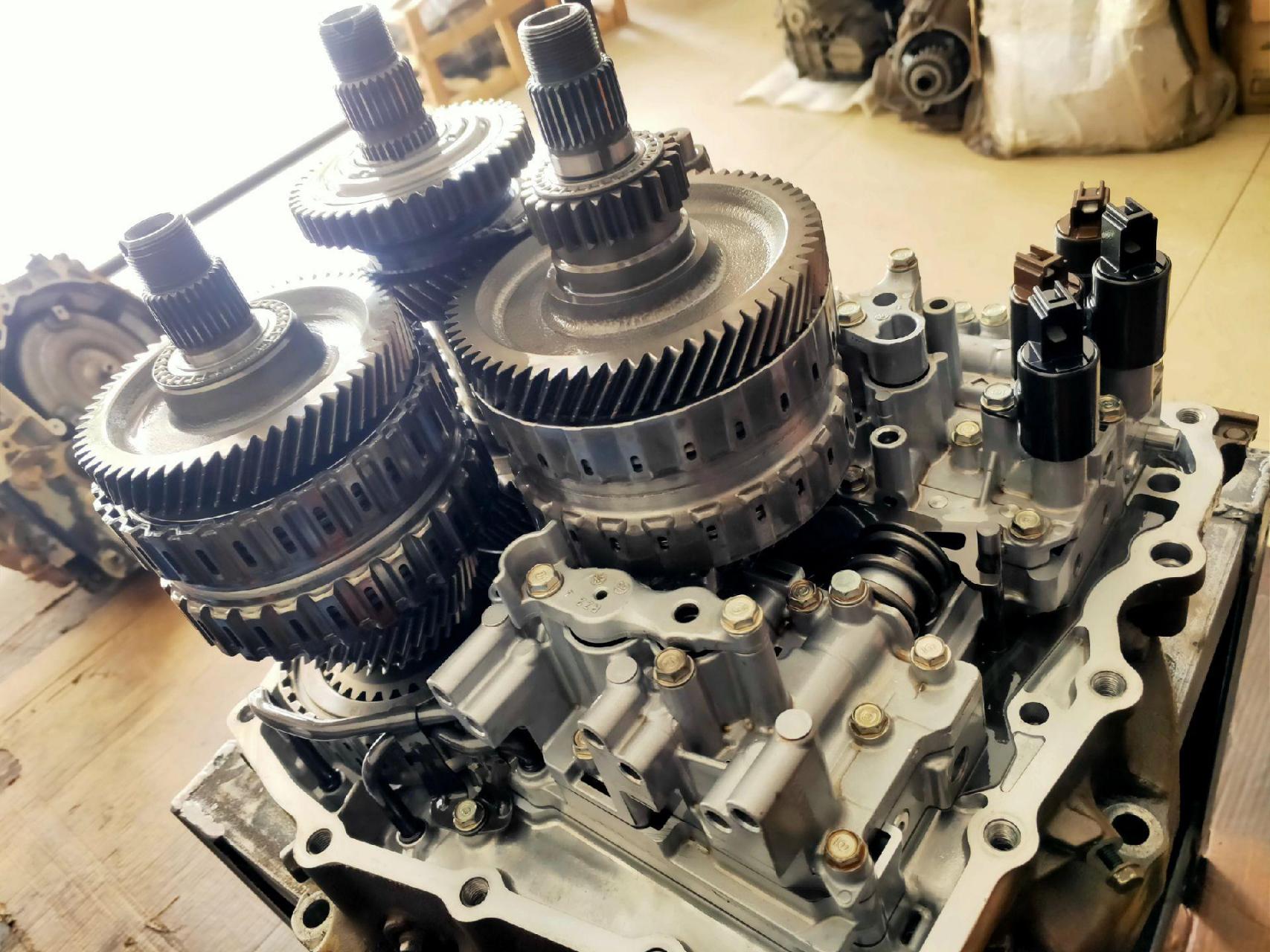 本田最美5at机械自动变速箱油三根平衡轴组成5个前进挡一个倒挡  在at