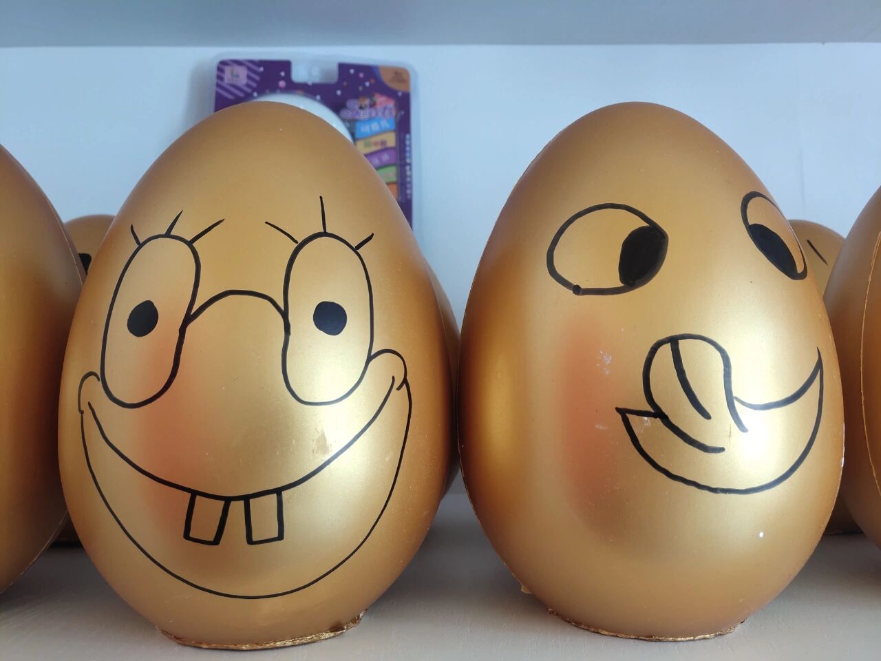 手绘金蛋画  创意美术 彩绘 砸金蛋 这么可爱的金蛋,你忍心砸嘛美术