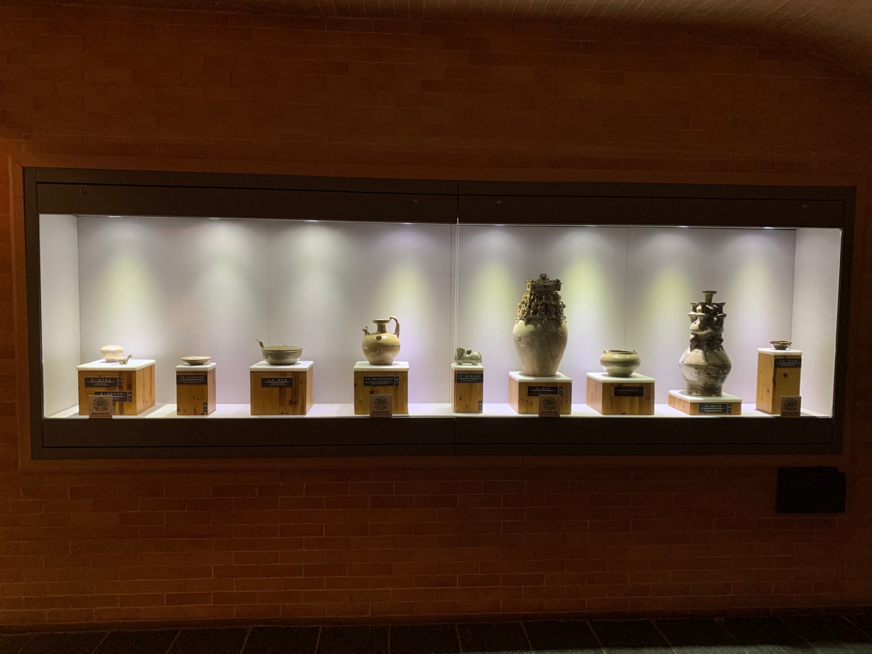 青瓷 南宋官窑历史文物陈列馆,为南宋官窑博物馆的第一展厅,展览共分