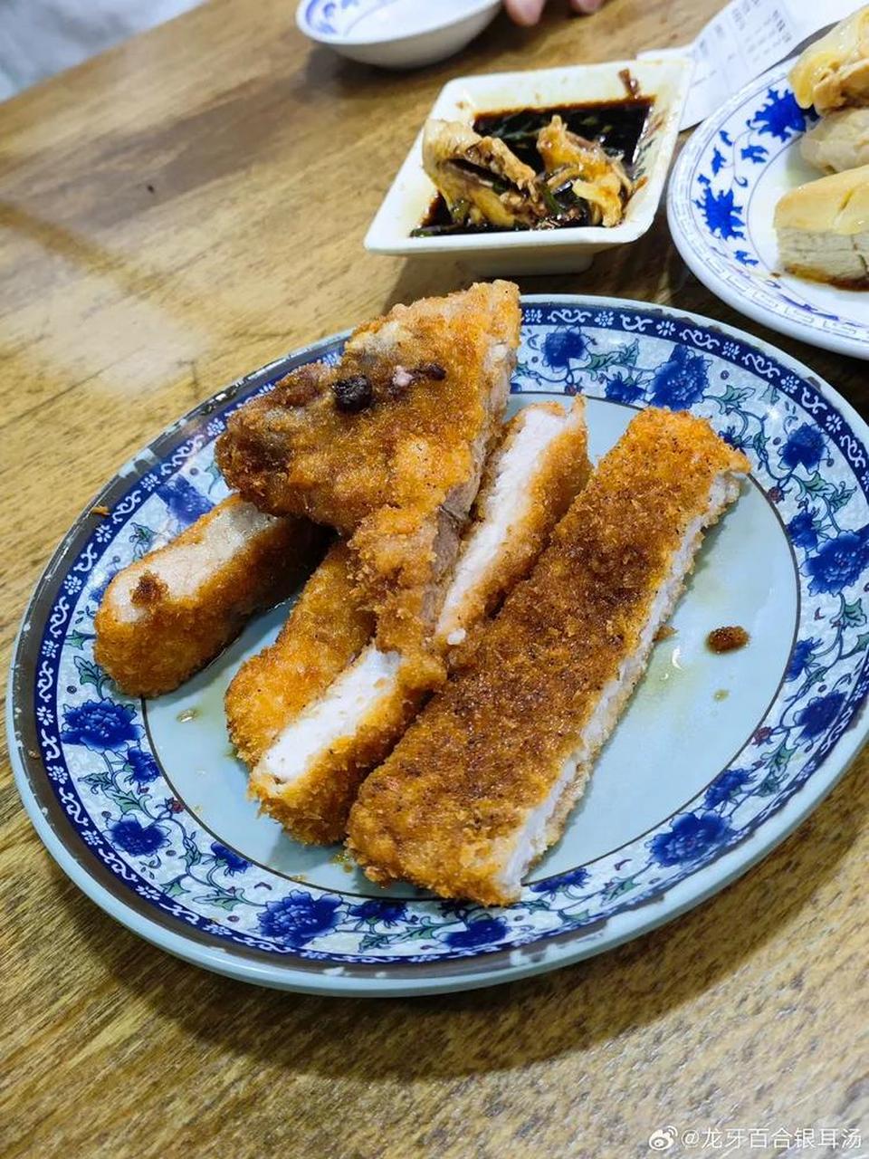 今天去闵行区碧江广场办事,到了吃饭的时候,随便进了一家饭店,点了