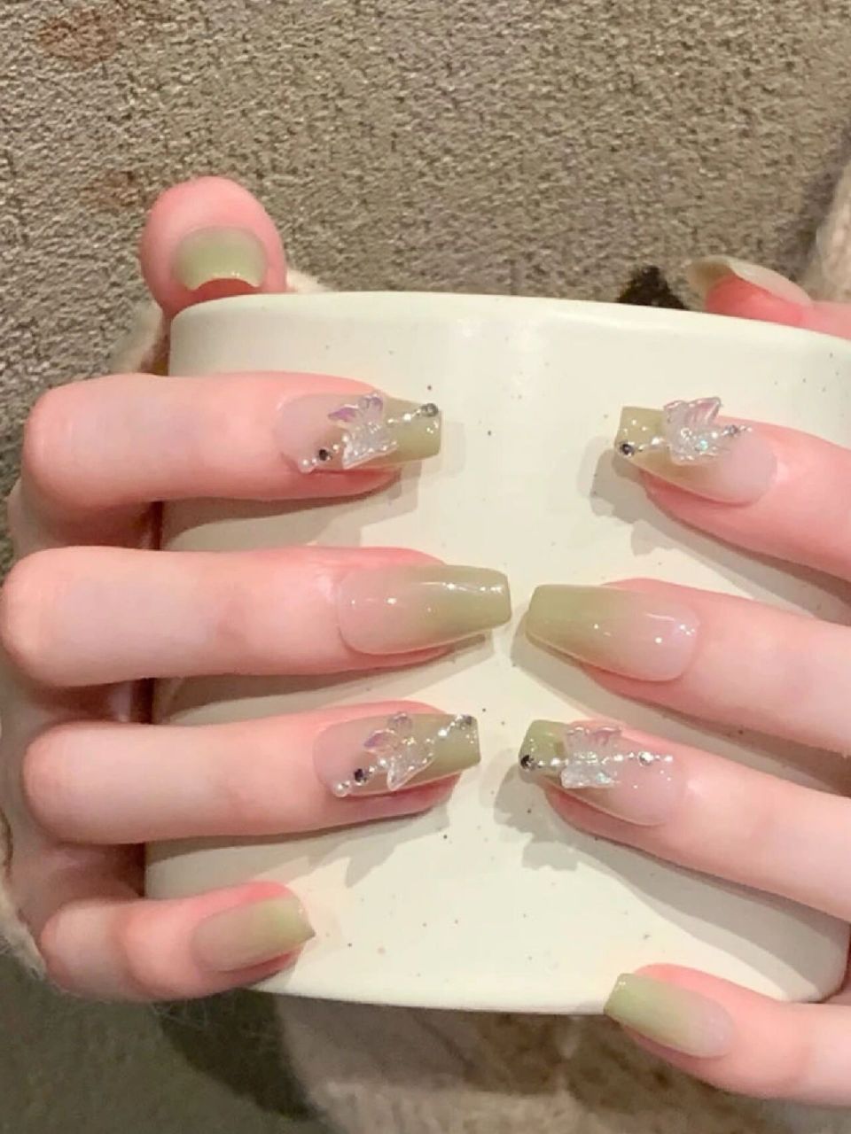 2023新款夏日绿色渐变蝴蝶清新显白美甲9799