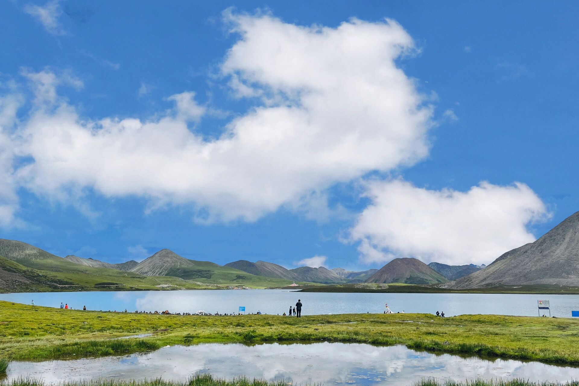 西藏攻略 |  小众打卡地:"财神湖"思金拉措  思金拉措,地形犹如聚宝盘