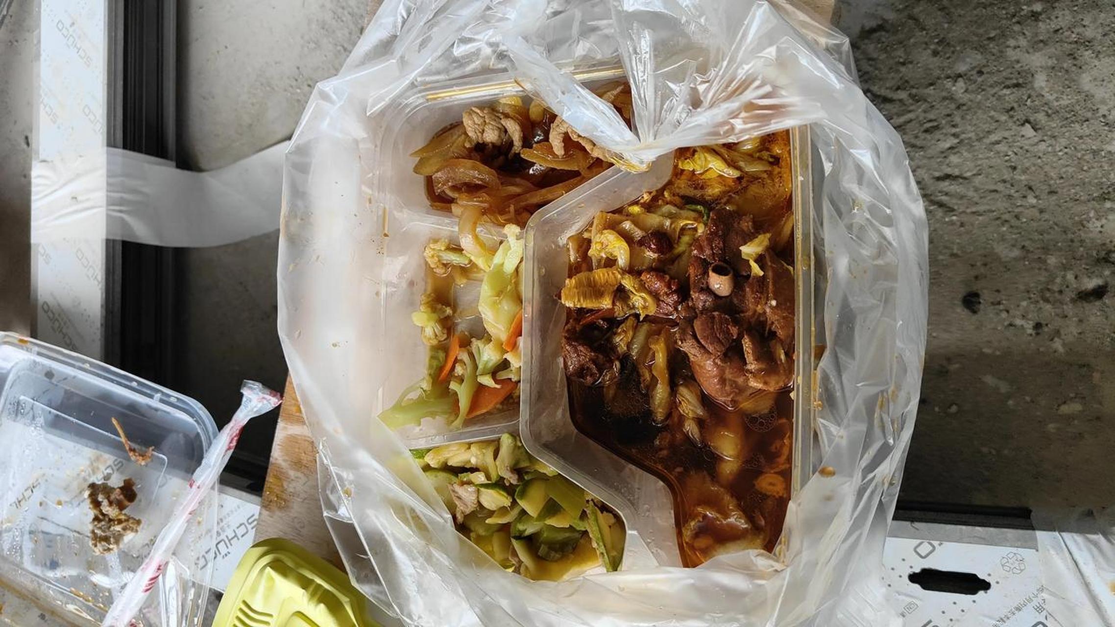 微头条生活养成计划 上海工地一份12元的盒饭能有多少利润.