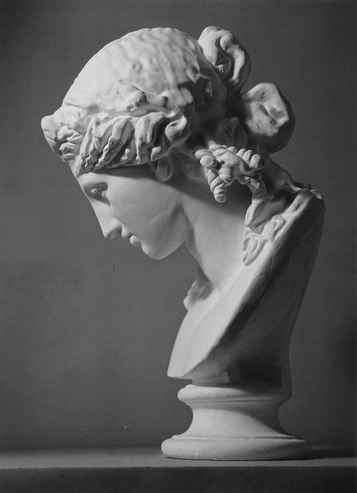 石膏像|阿里阿德涅 《阿里阿德涅》是为数不多的女性石膏像之一,整体