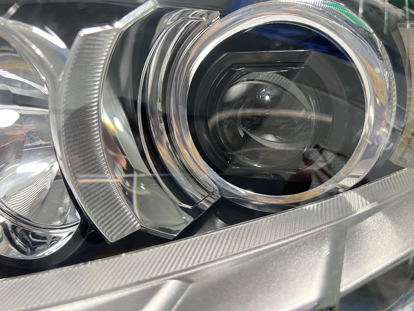 09款奥迪a6大灯总成