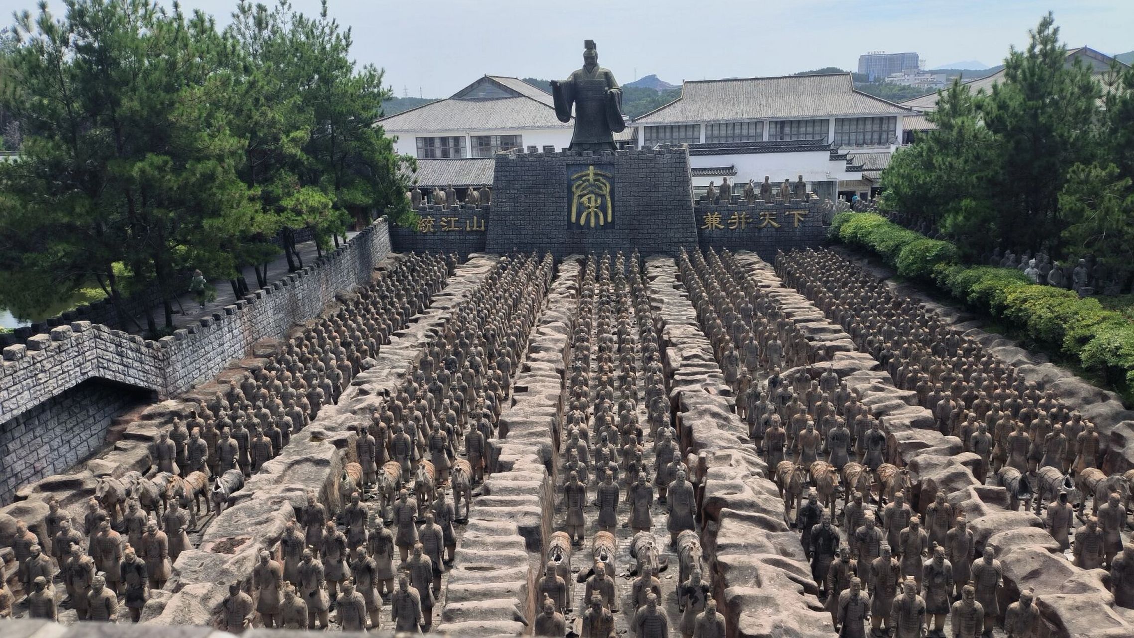 太湖五千年文博园 门票一期和二期一百多,在小程序上买了安庆文旅联卡