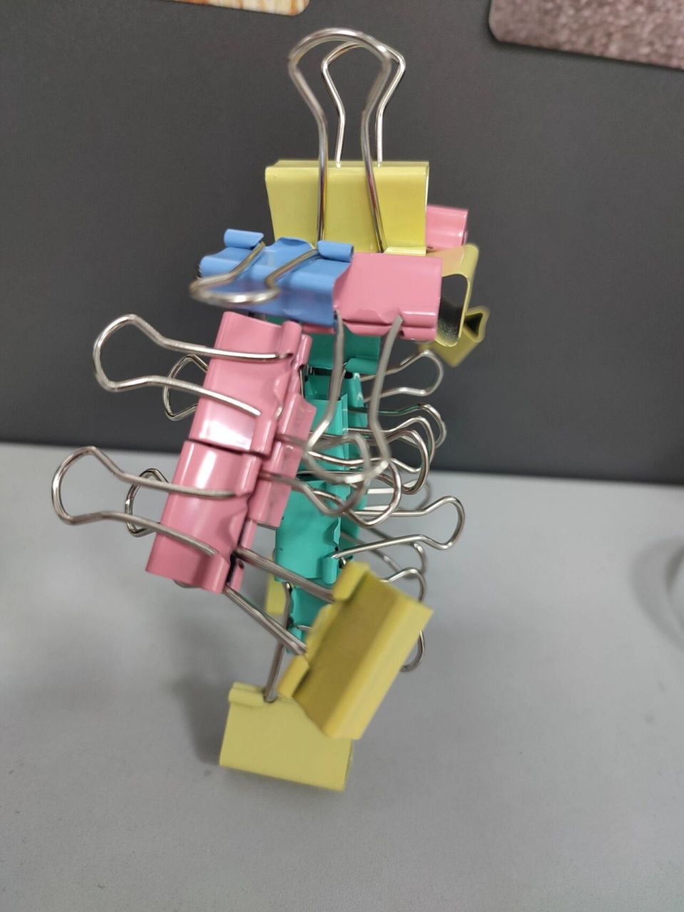 长尾夹-机器人-变形金刚-简易版手工diy 用长尾夹做的变形金刚～ 盯上