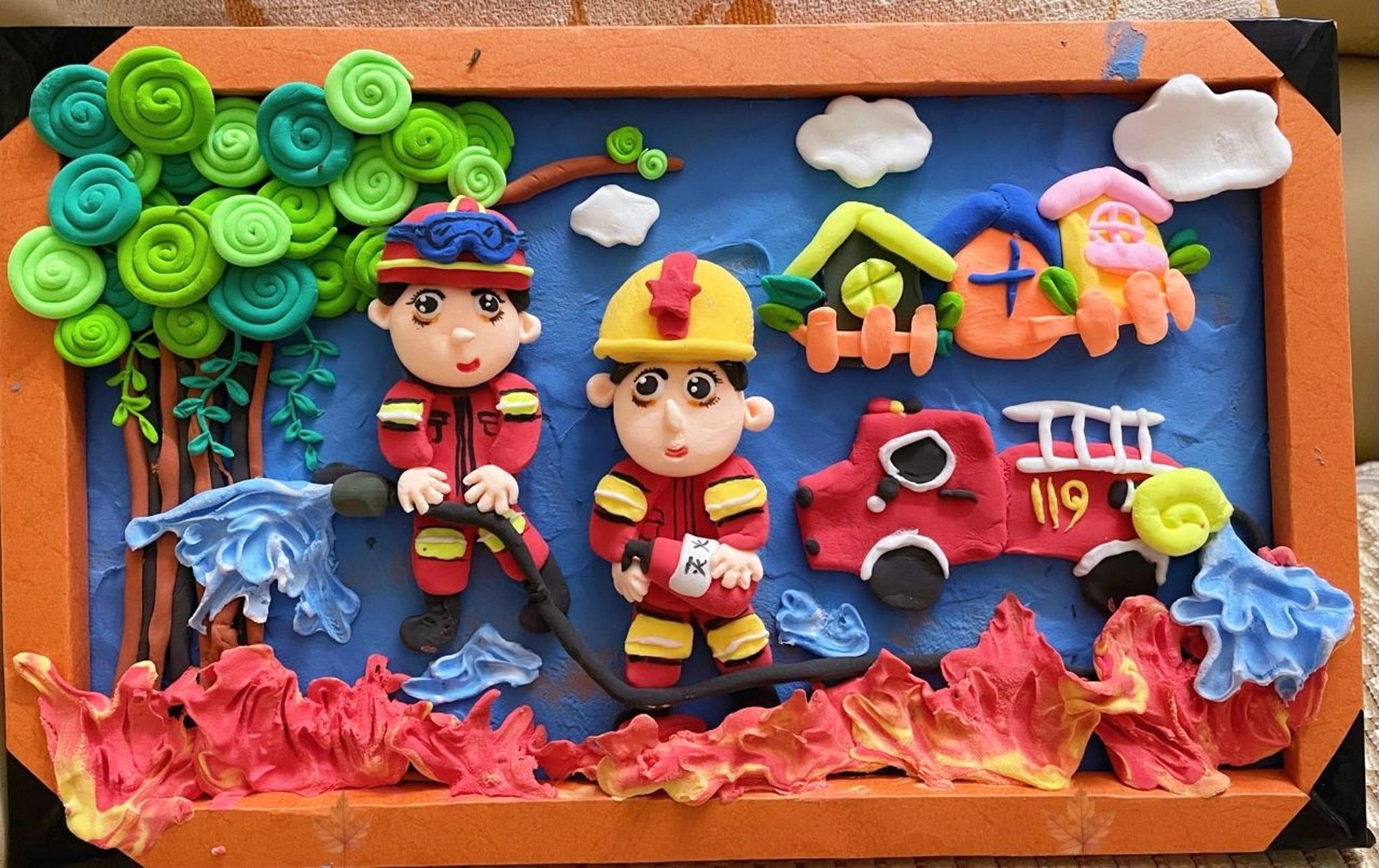 幼儿园消防员手工作品图片