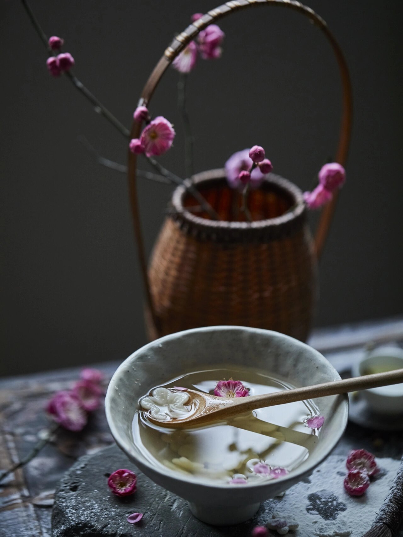 山家清供|梅花汤饼 林洪在山家清供里说吃完梅花汤饼有:"恍如孤山下