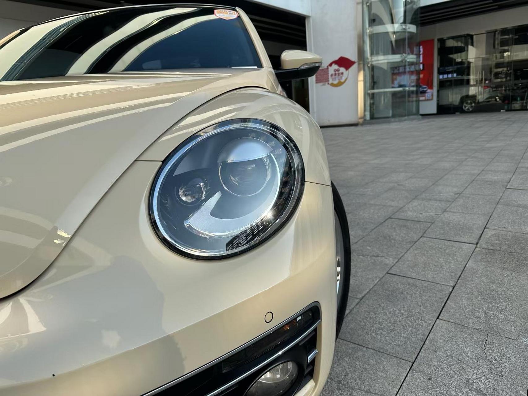 19年珍藏版甲壳虫.复古镜面大轮毂,稀罕货安全行驶6万公里.配置到顶!