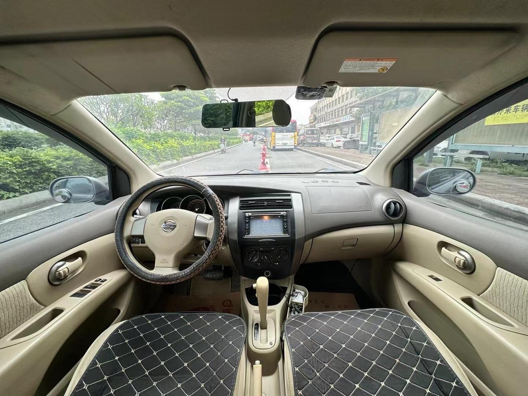 2010年日产骏逸,1.