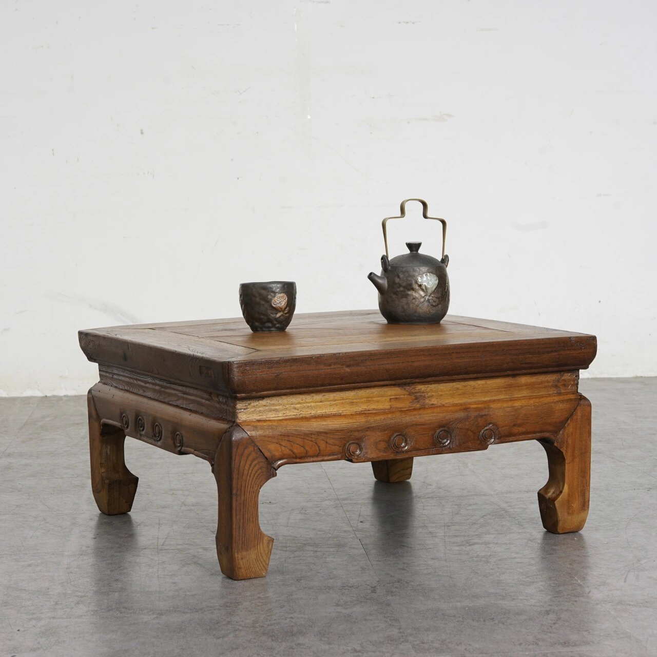 民国时期榉木炕几炕桌茶桌小桌老家具老物件 民国时期的榉木炕桌,雕刻