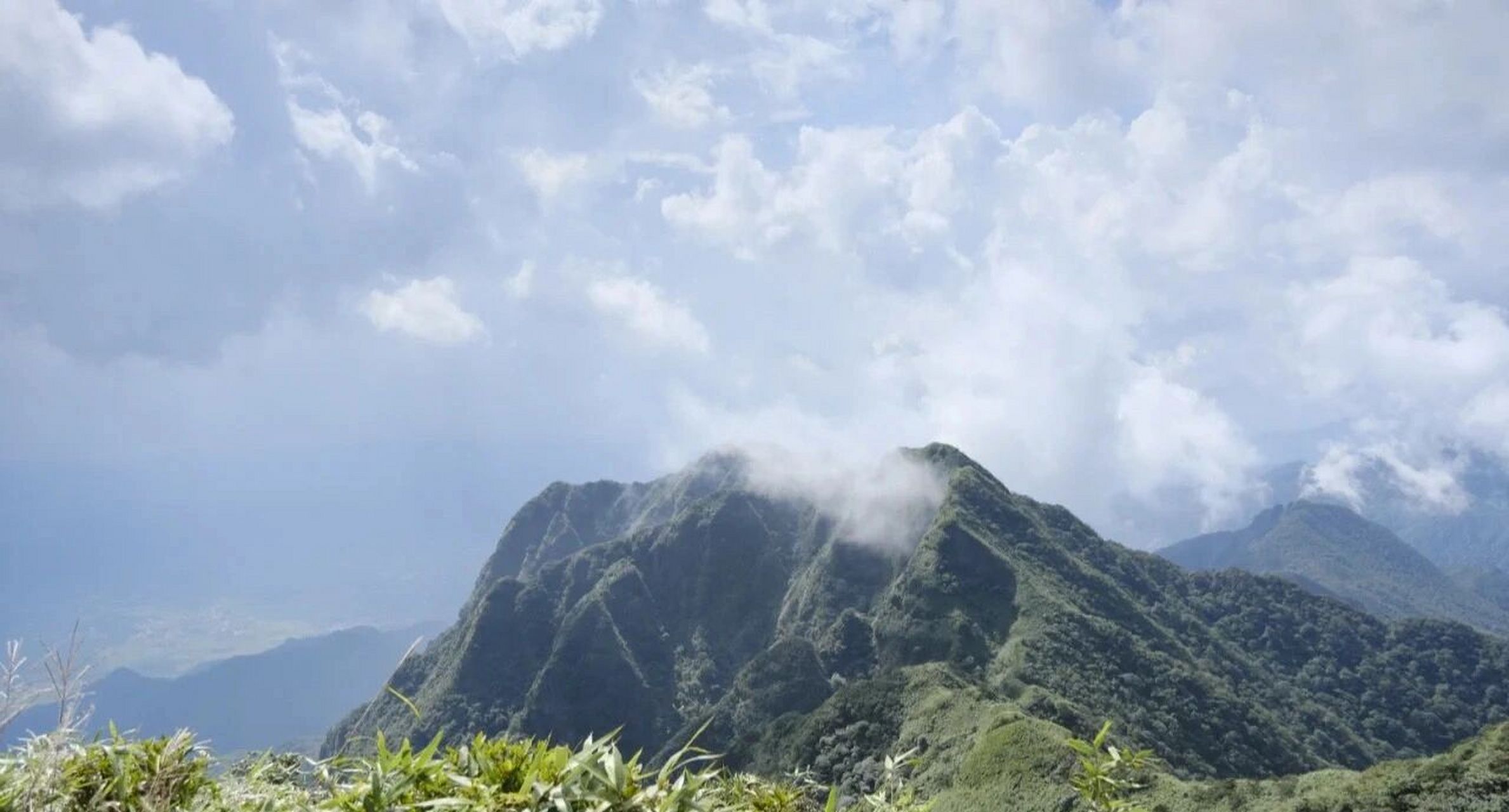 上林县大明山龙头峰图片