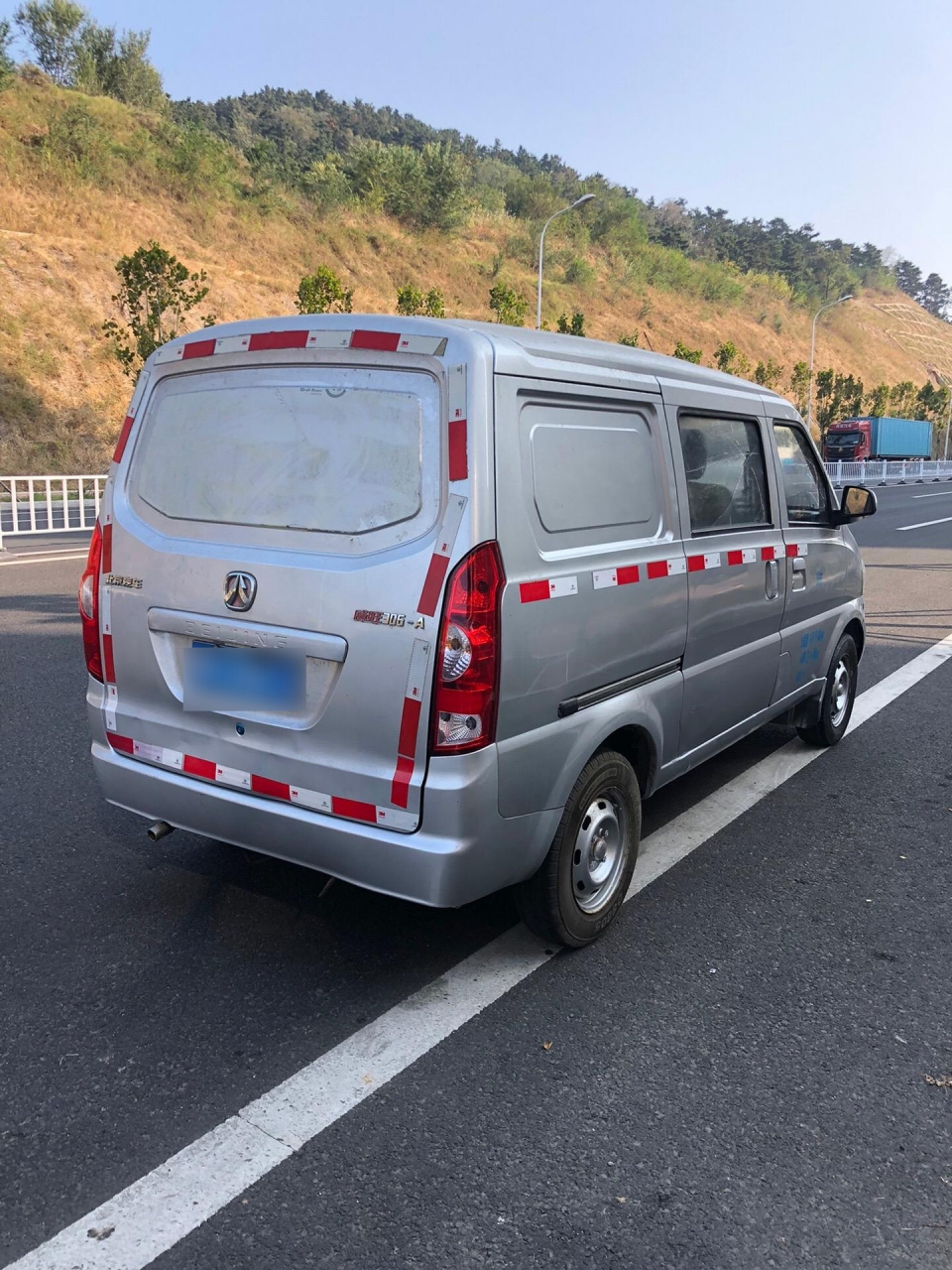 15年 北汽5座 封闭面包车.