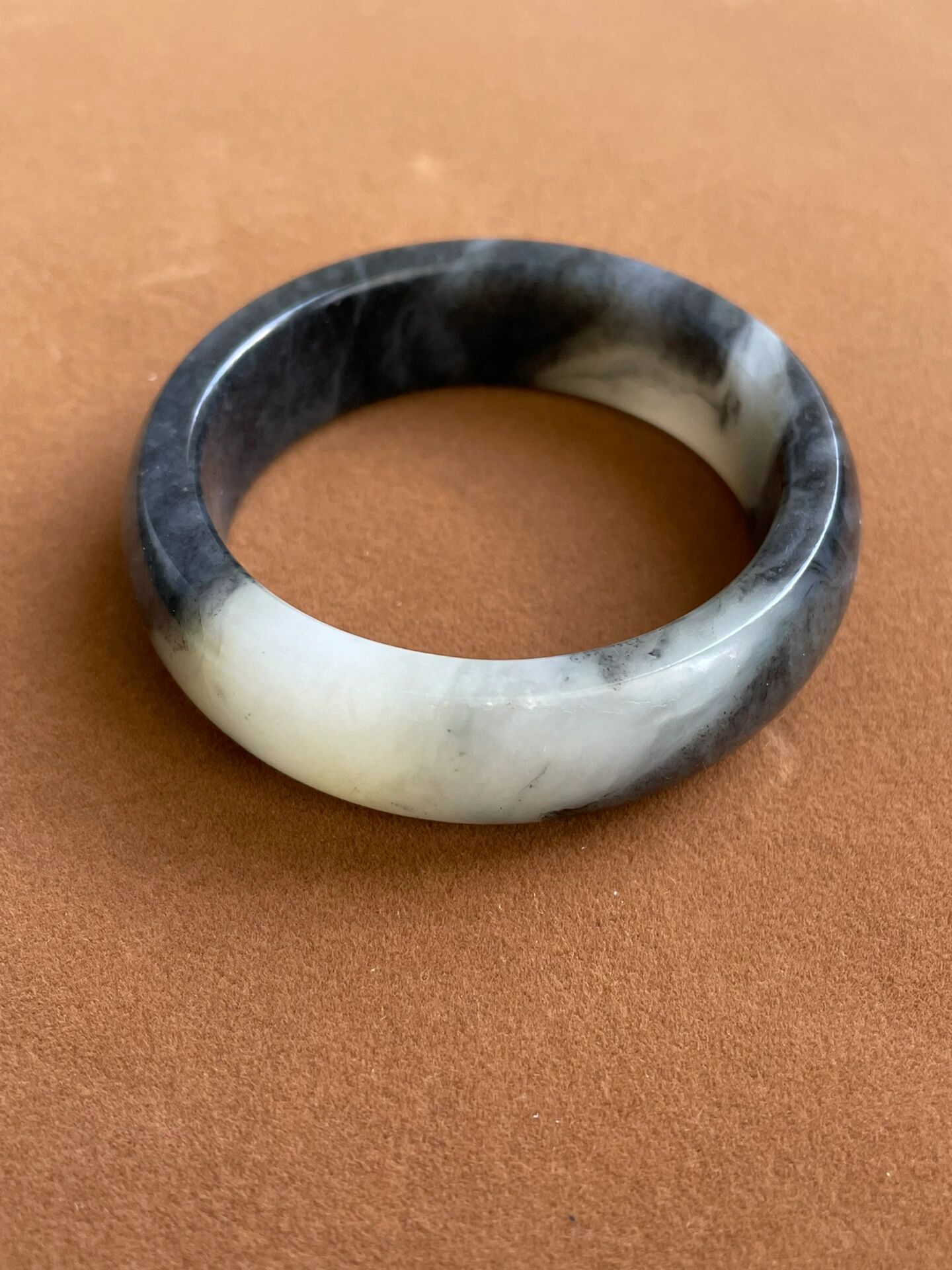 和田玉籽料青花手镯 新品和田玉籽料青花手镯,56圈口天然的水墨山水画