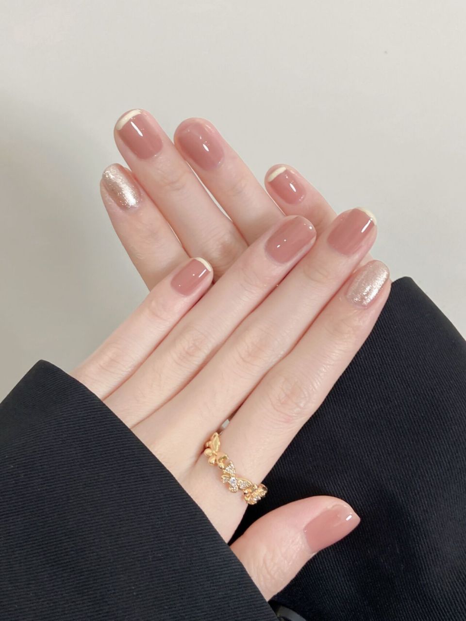 适合夏天的裸色美甲!