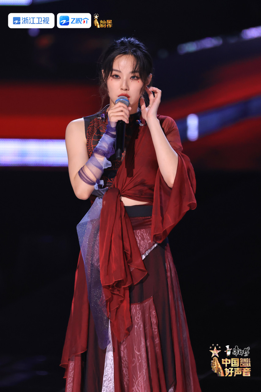 【学员剧照速递】国风歌手@陆燃_新说唱 一袭红衣,带来了《三拜红尘凉