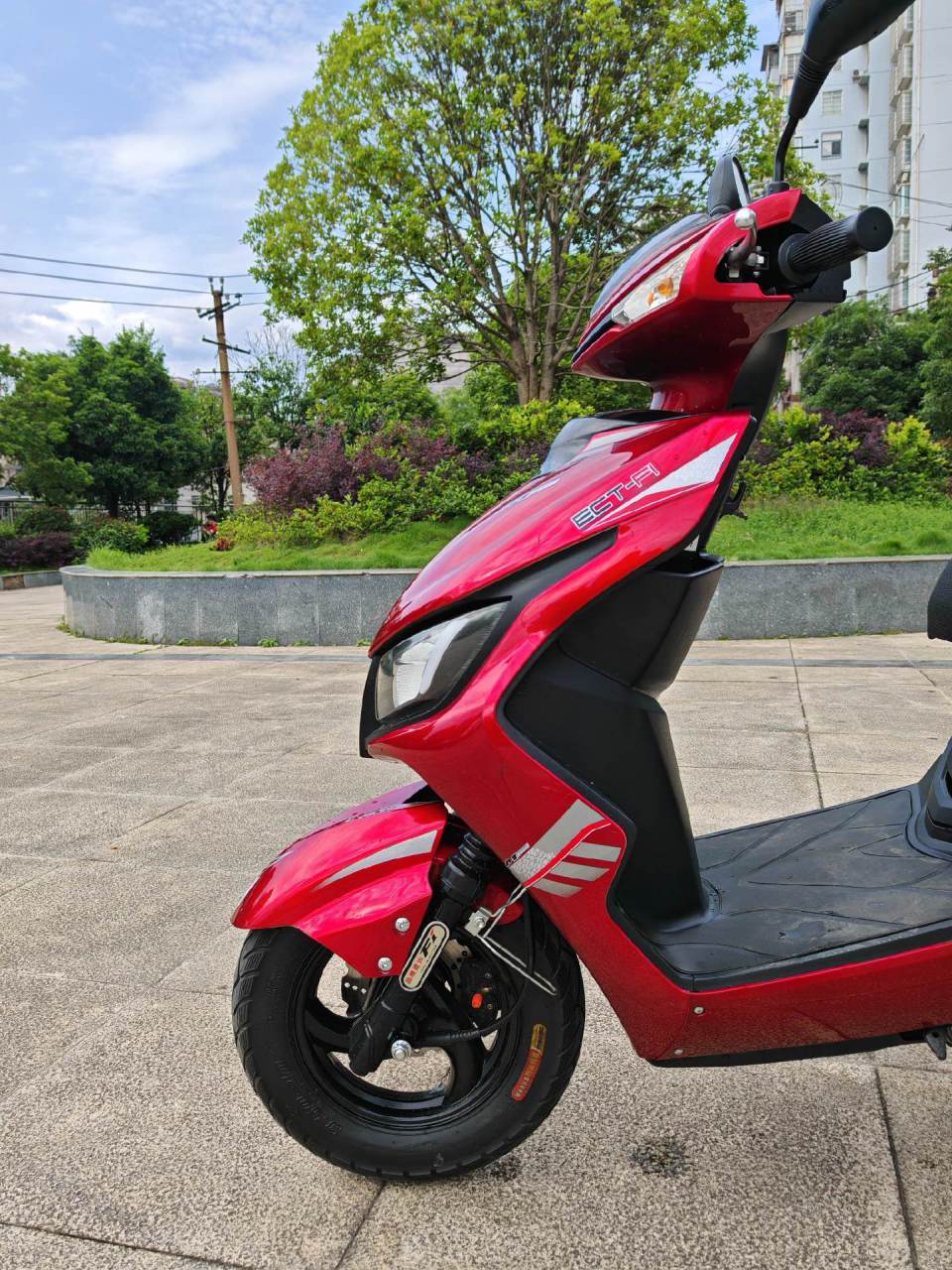 车型:晶鹰建设125踏板摩托车 上牌日期:2023-12 公里数:3200 过户次数