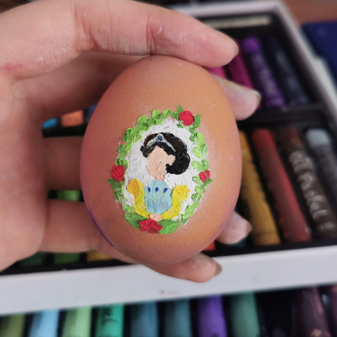 蛋壳派大星08 中午吃了两个鸡蛋,突然想在蛋壳上画画就留下来蛋壳了