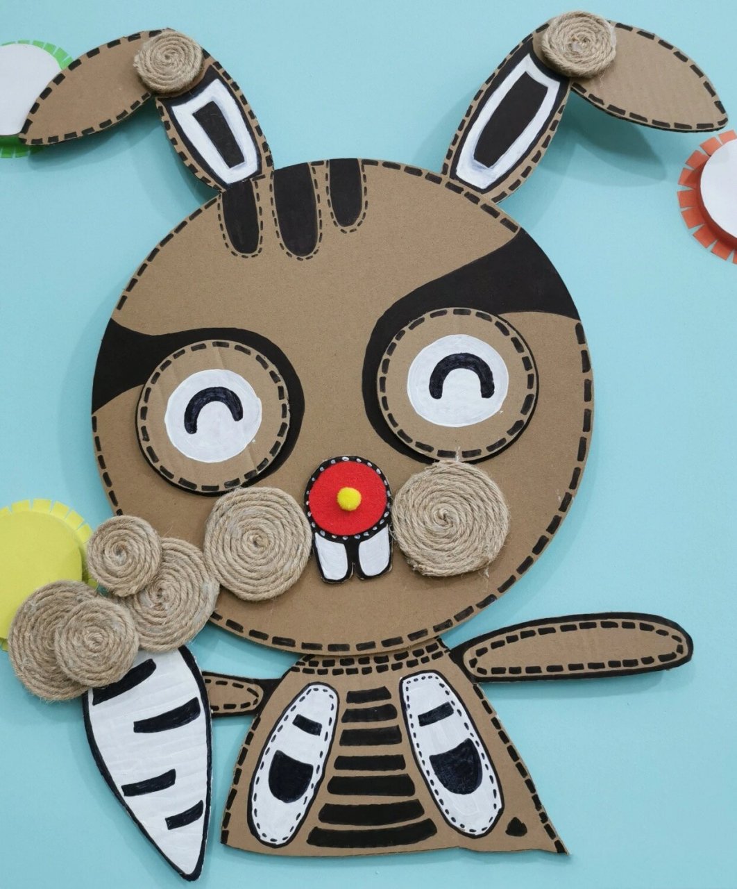 幼儿园十二生肖与纸板的结合 幼儿园十二月生肖环创