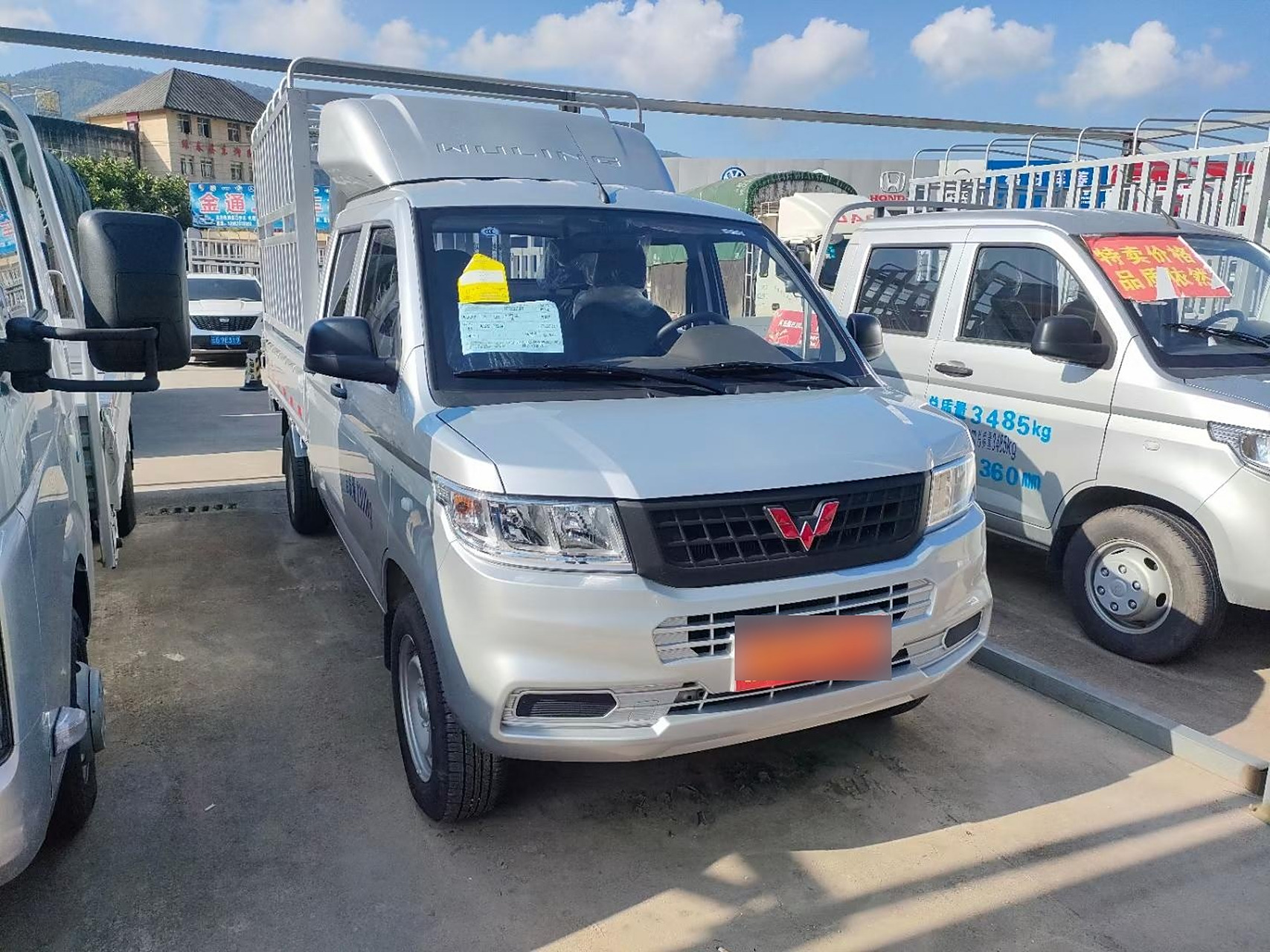 五菱荣光新卡后双轮,厂家金融贴息2000元,置换补贴6000元,低首付低