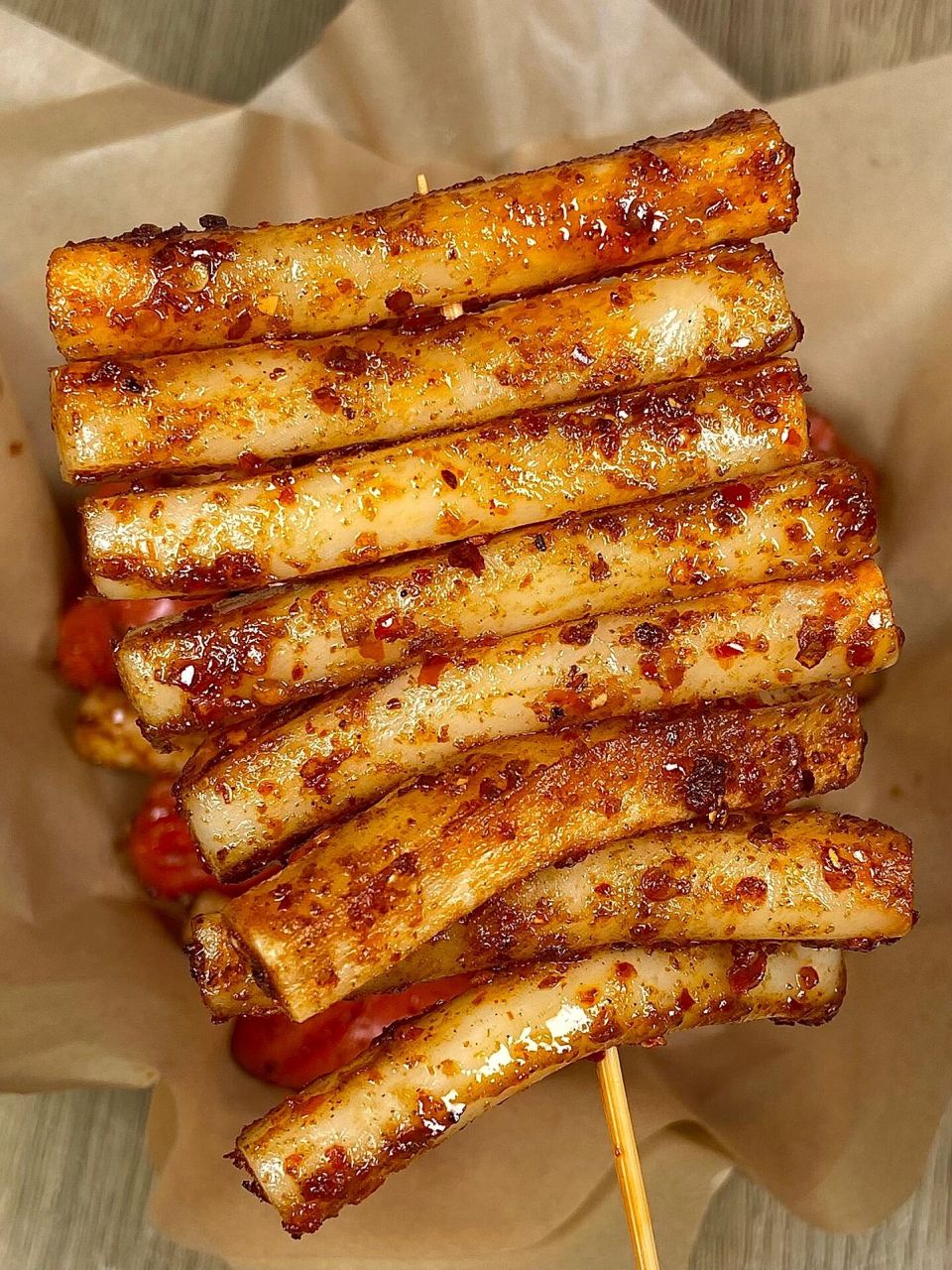 有好多小孩子来,刚好前两天刚学了香肠炒年糕,这不就派上用场了嘛哈哈