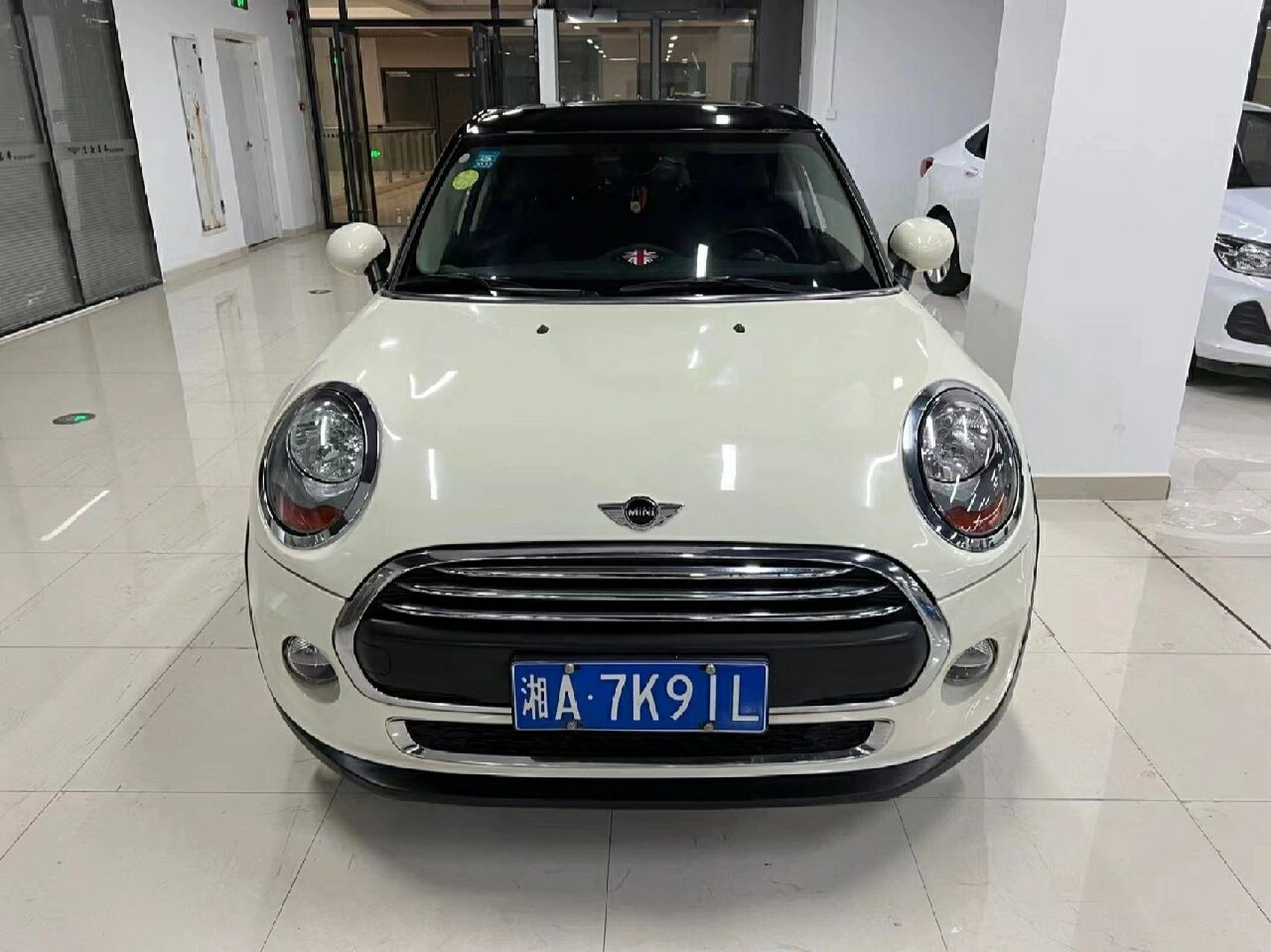 16年宝马mini,四门五座,全款8.8万 16年宝马mini  全款8.