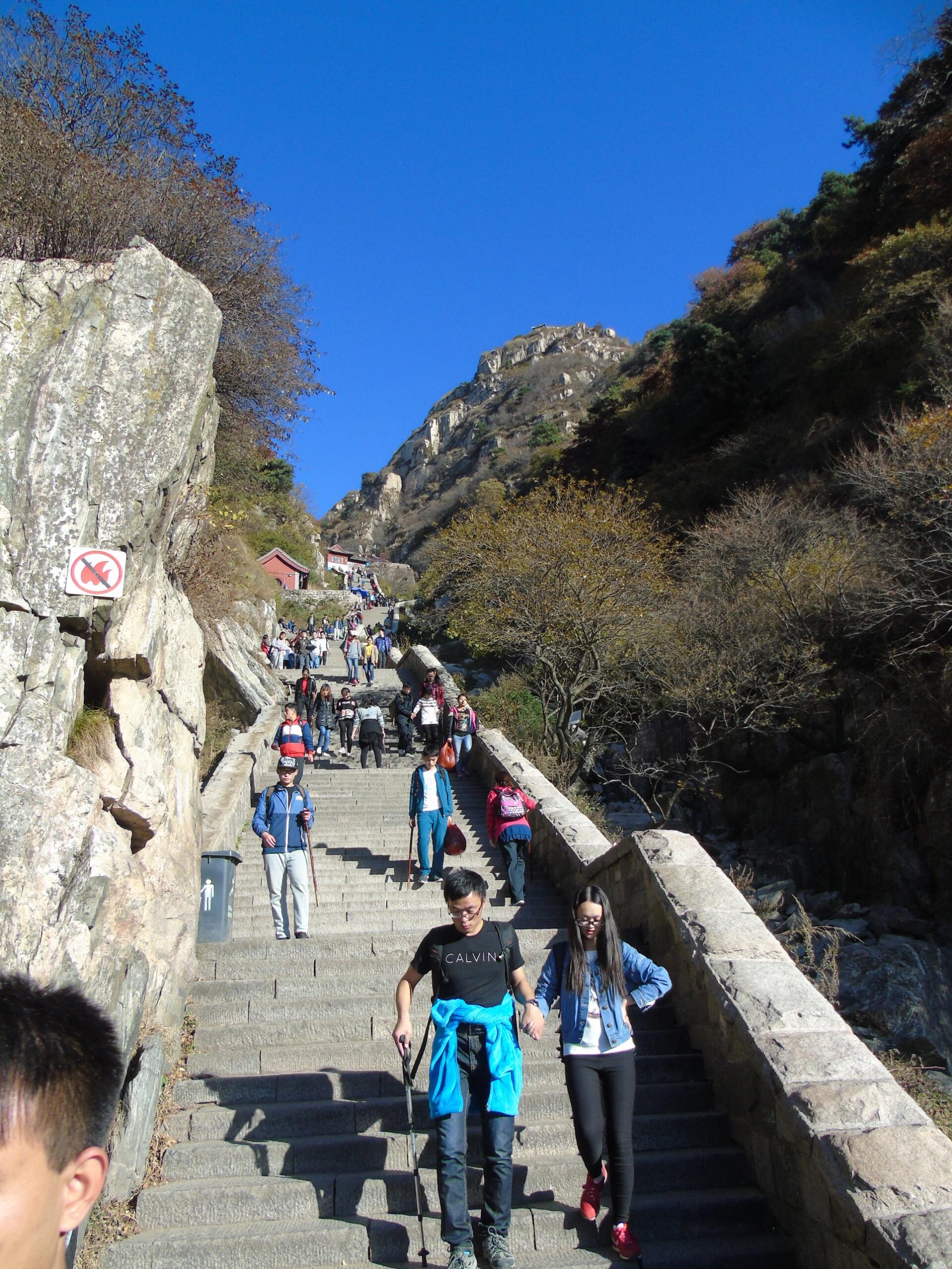 泰山雄伟壮观图片