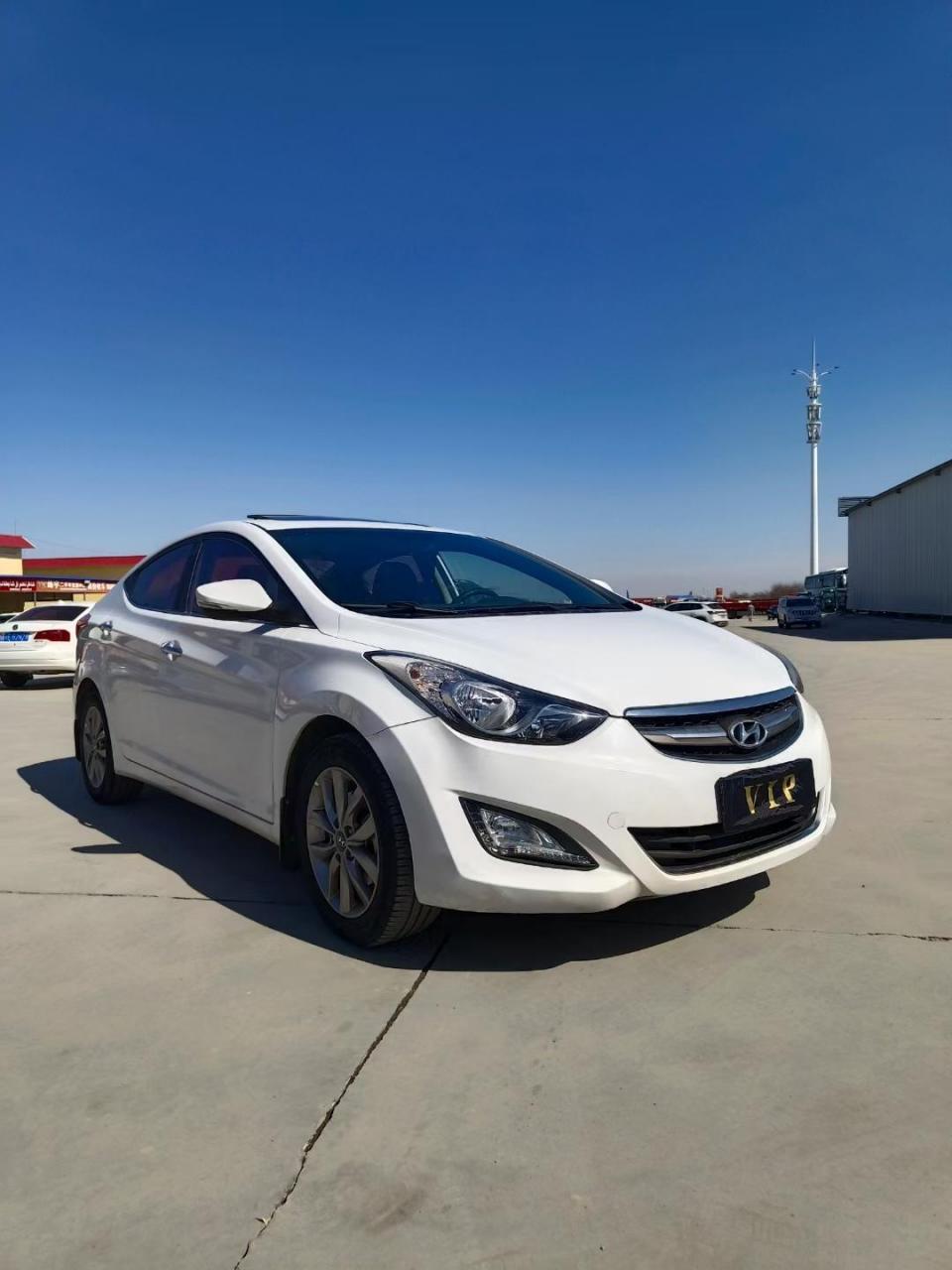 2016年1月, 现代朗动 手动挡 排量1.6天窗 多功能方向盘.