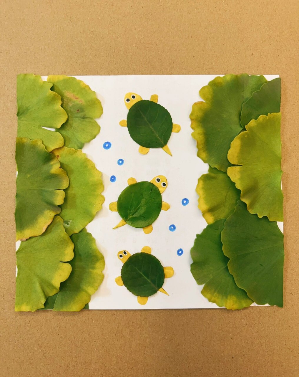 幼儿园作业之树叶贴画 在小红书上看了许许多多的漂亮树叶贴画,什么