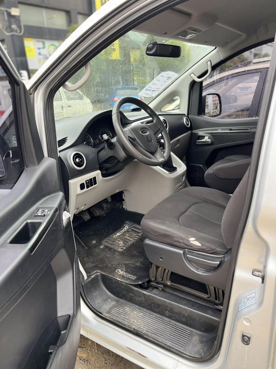 2018年江淮瑞风m3(五座版),1.6的排量,安全行驶5.5万公里,年审到26.