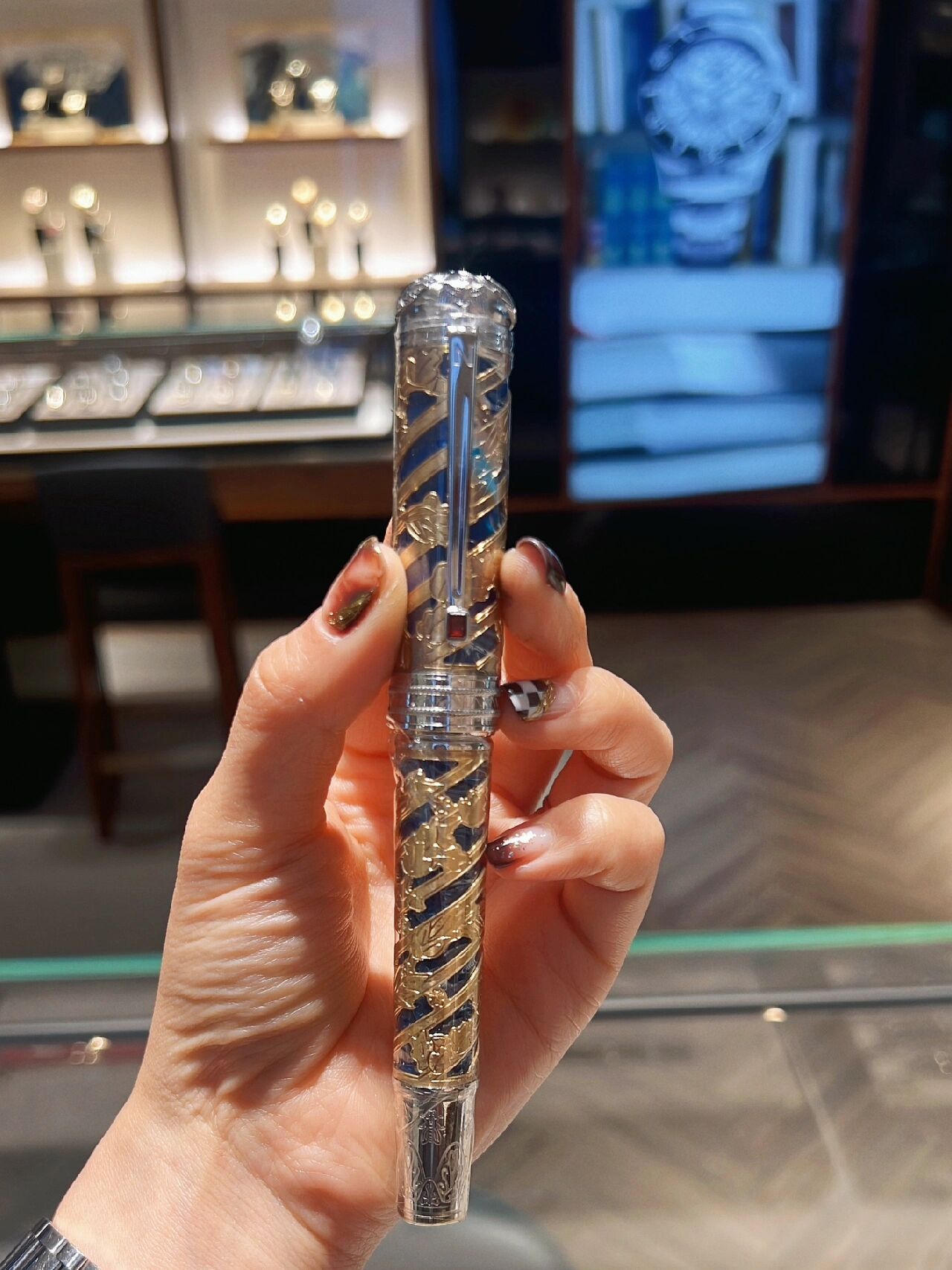 小们可以分享下,你买过最贵的一支钢笔是多少钱?