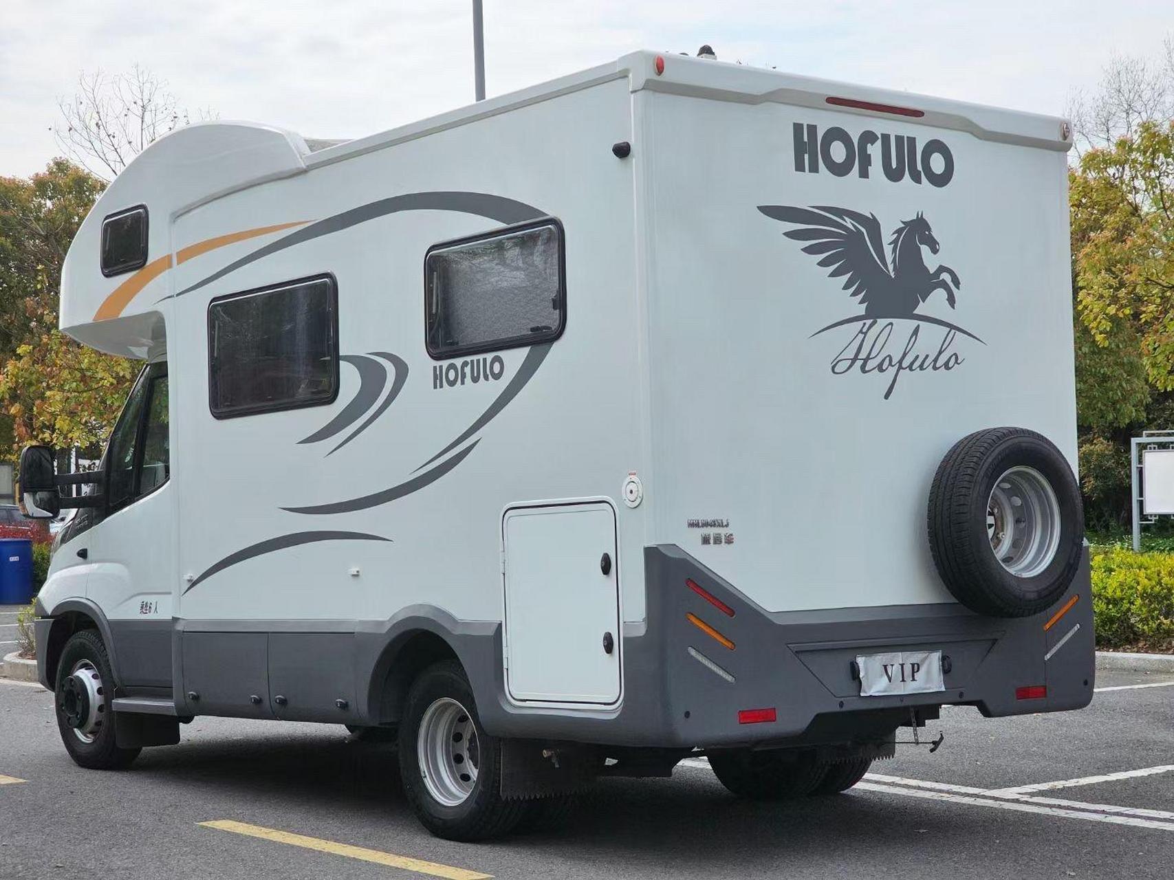 21年原装进口6.5吨依维柯底盘霍夫勒c型房车 1.