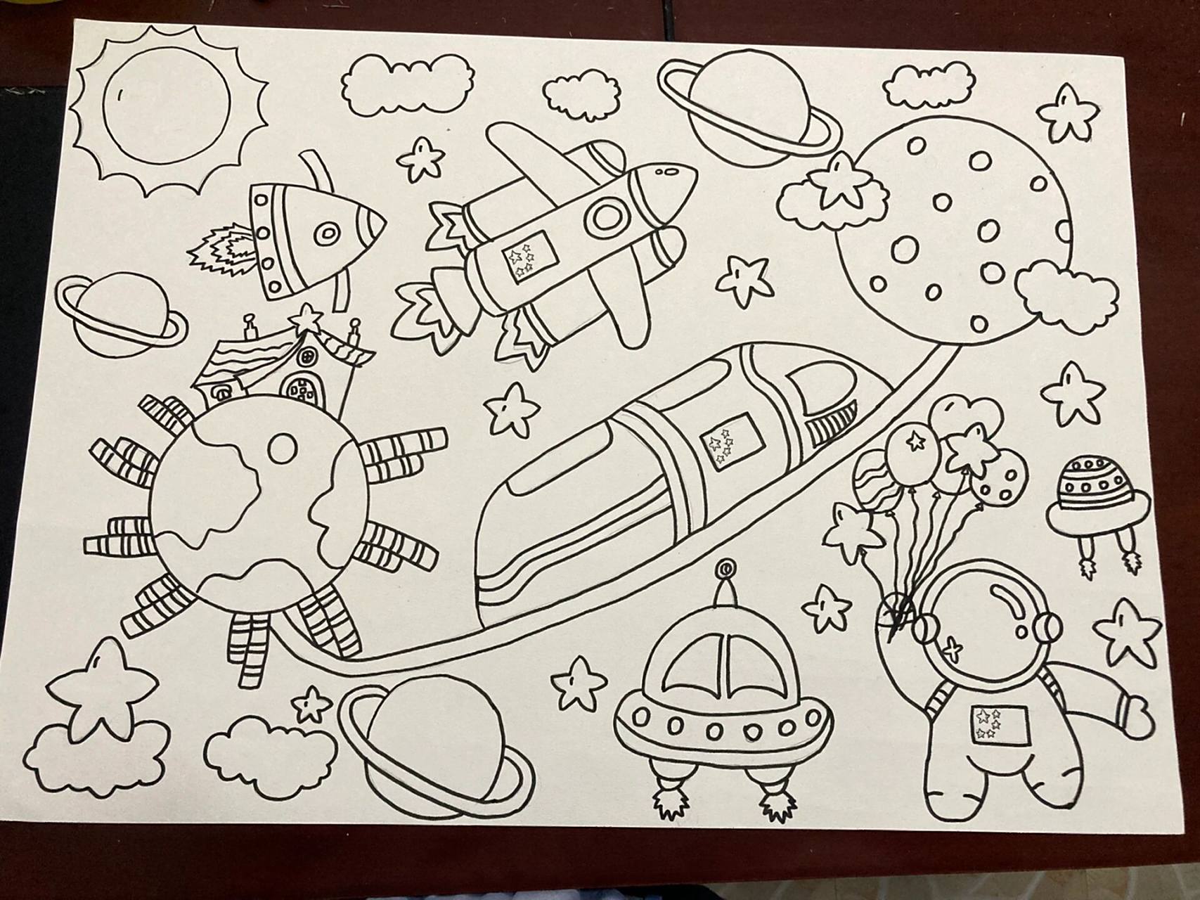 科幻画奔向月球 当了老师后还要各种比赛呀～ 幼儿园指导绘画-奔向