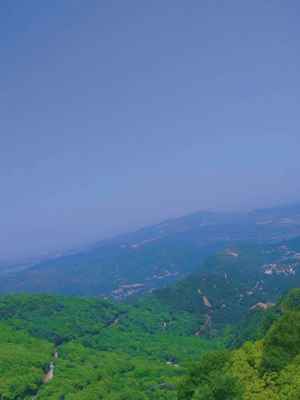 摘星楼景区又叫林溪大峡谷,属于大熊山.